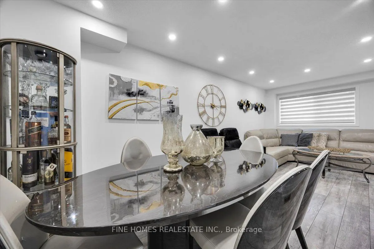 24 New Havens Way, #24