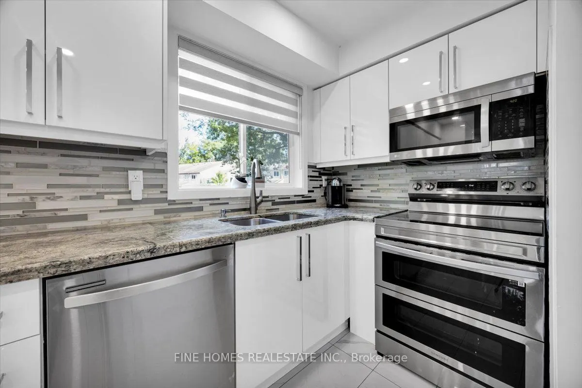 24 New Havens Way, #24