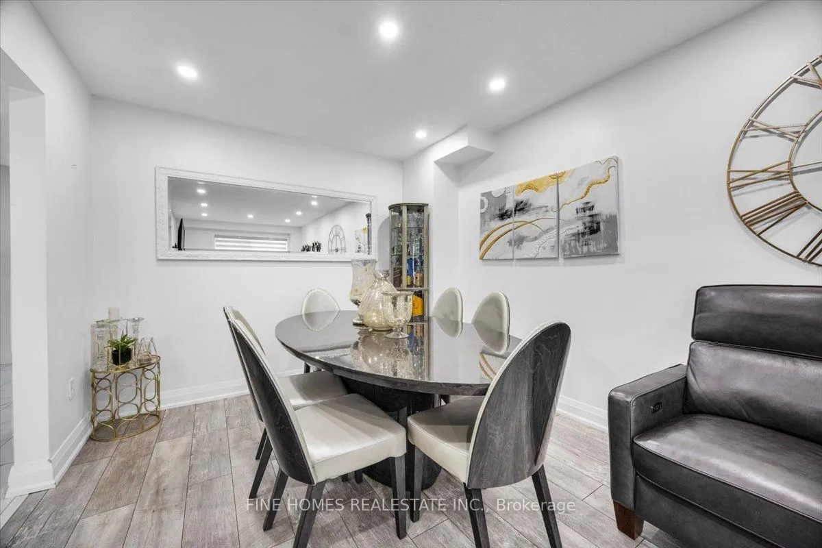 24 New Havens Way, #24