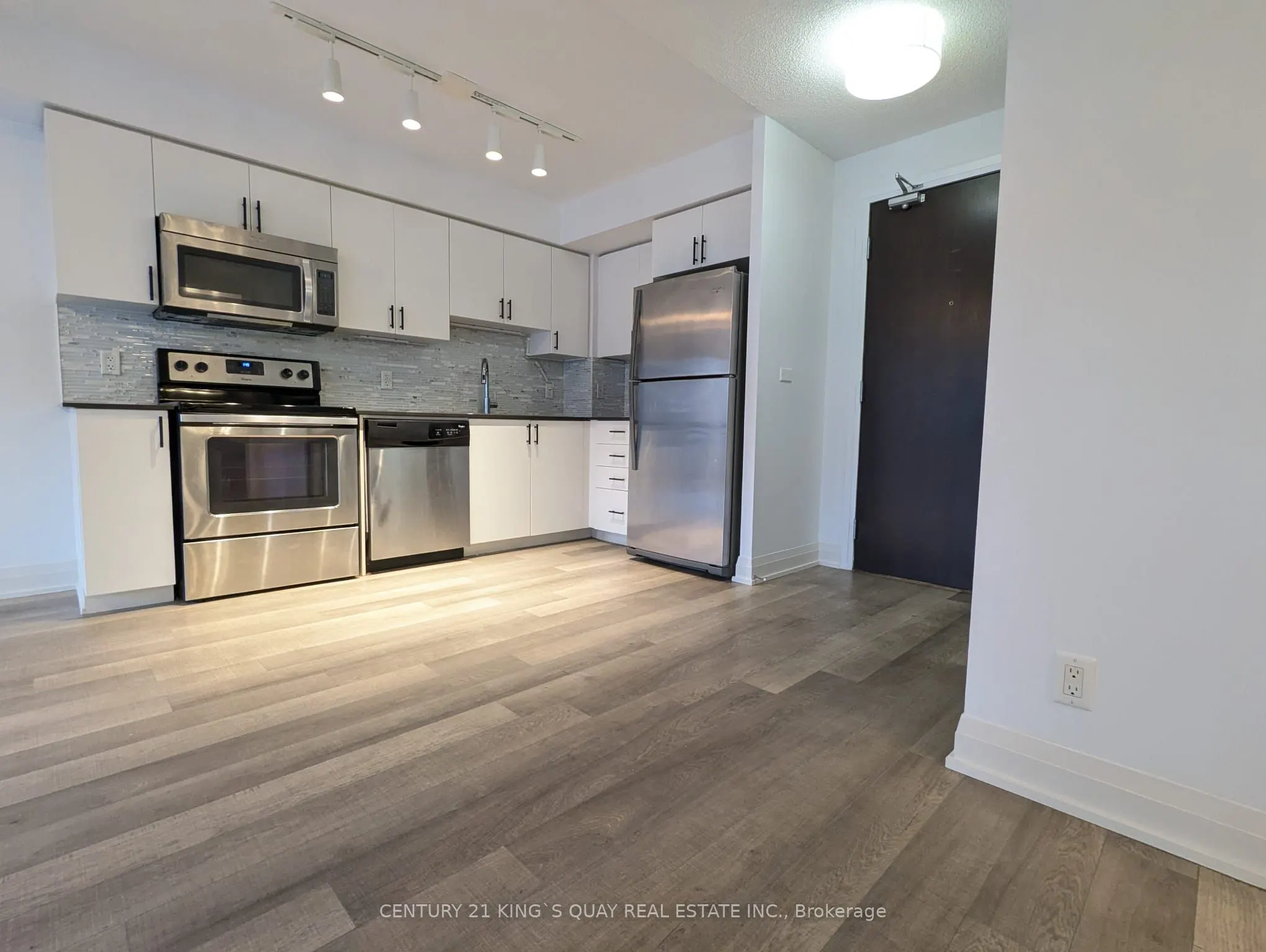 372 Highway 7 E, #911