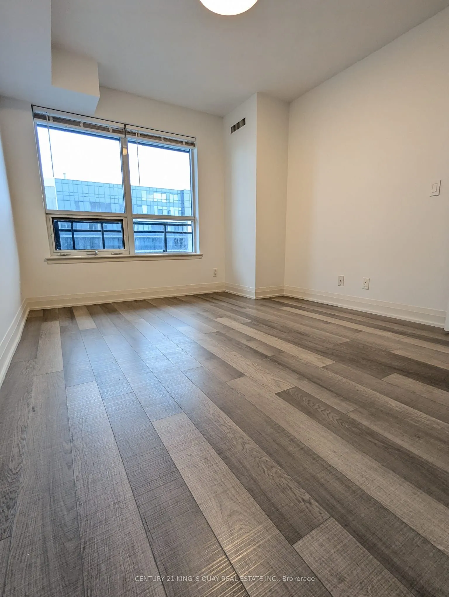 372 Highway 7 E, #911