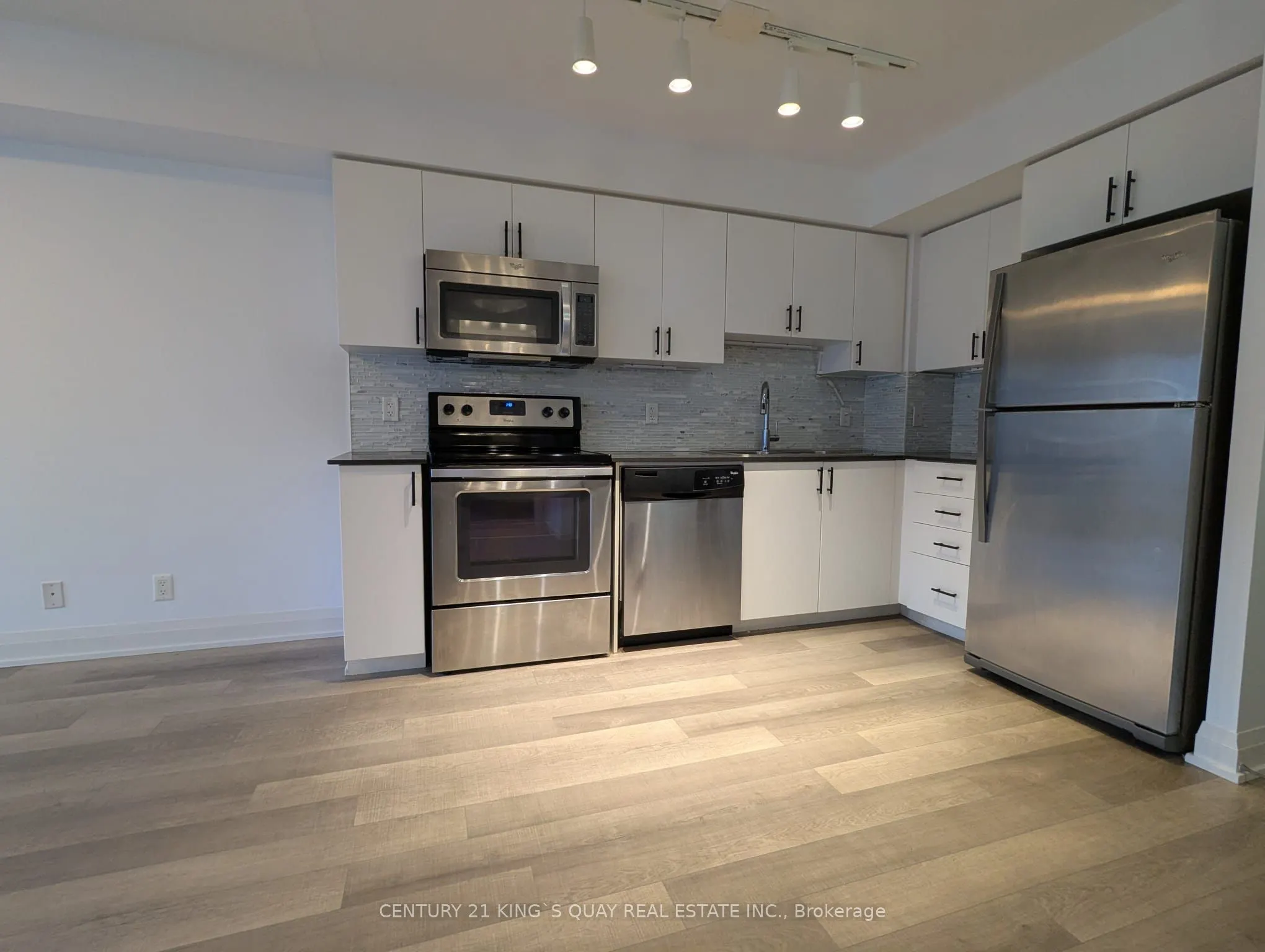 372 Highway 7 E, #911
