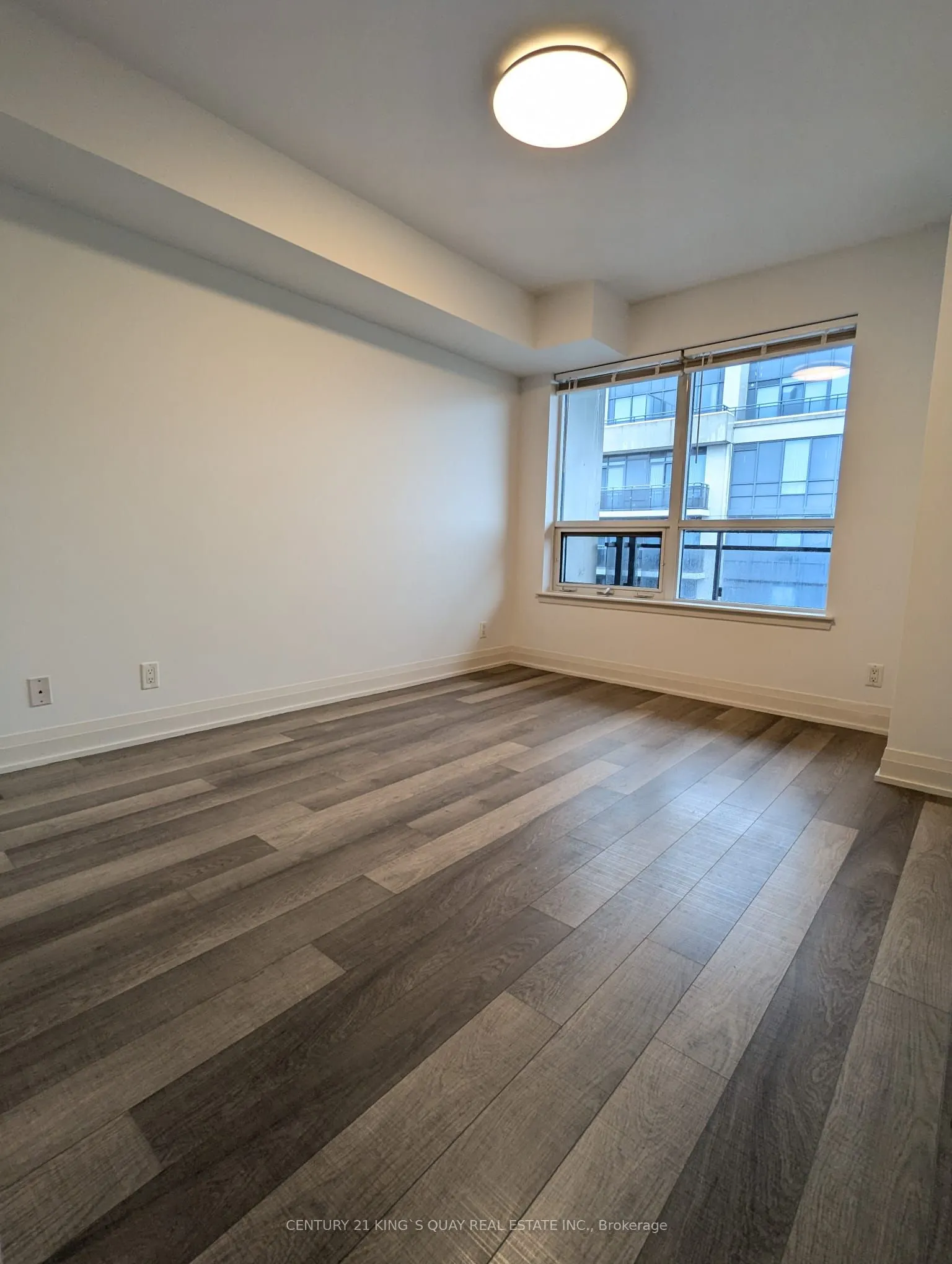 372 Highway 7 E, #911