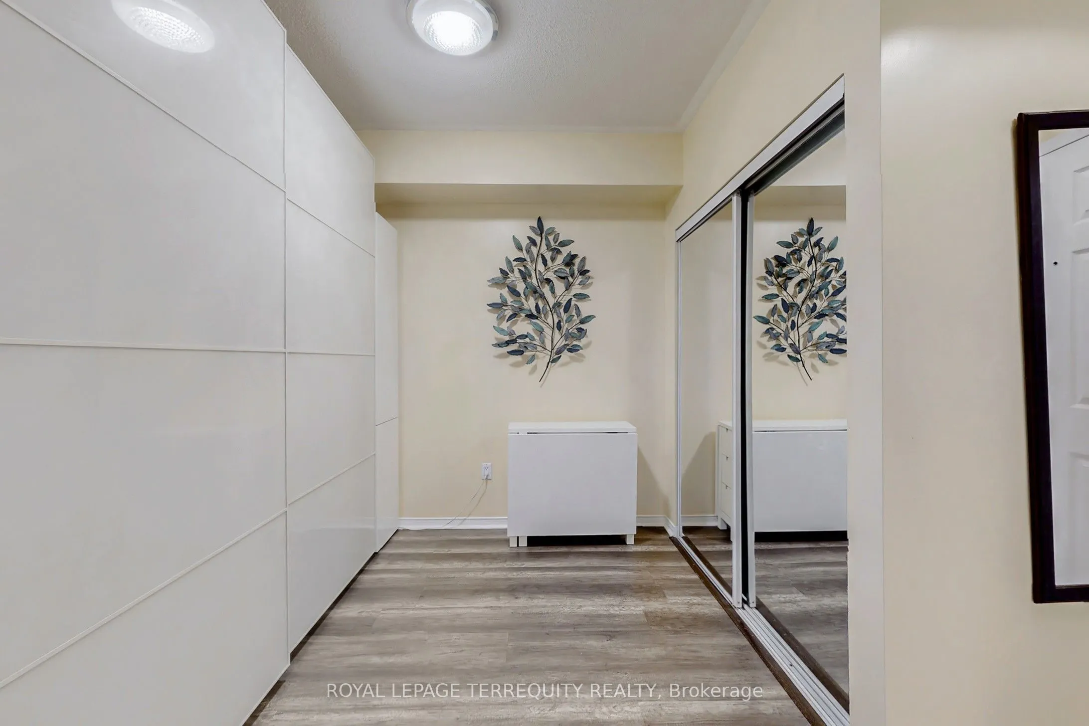 7398 Yonge Street, #213