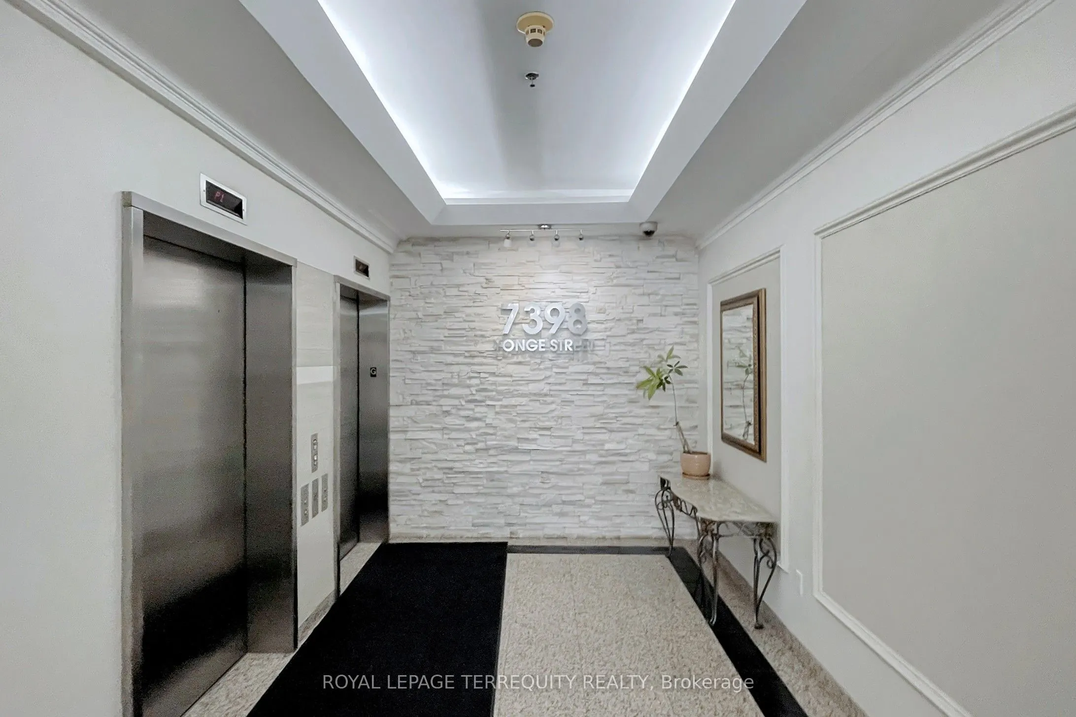 7398 Yonge Street, #213