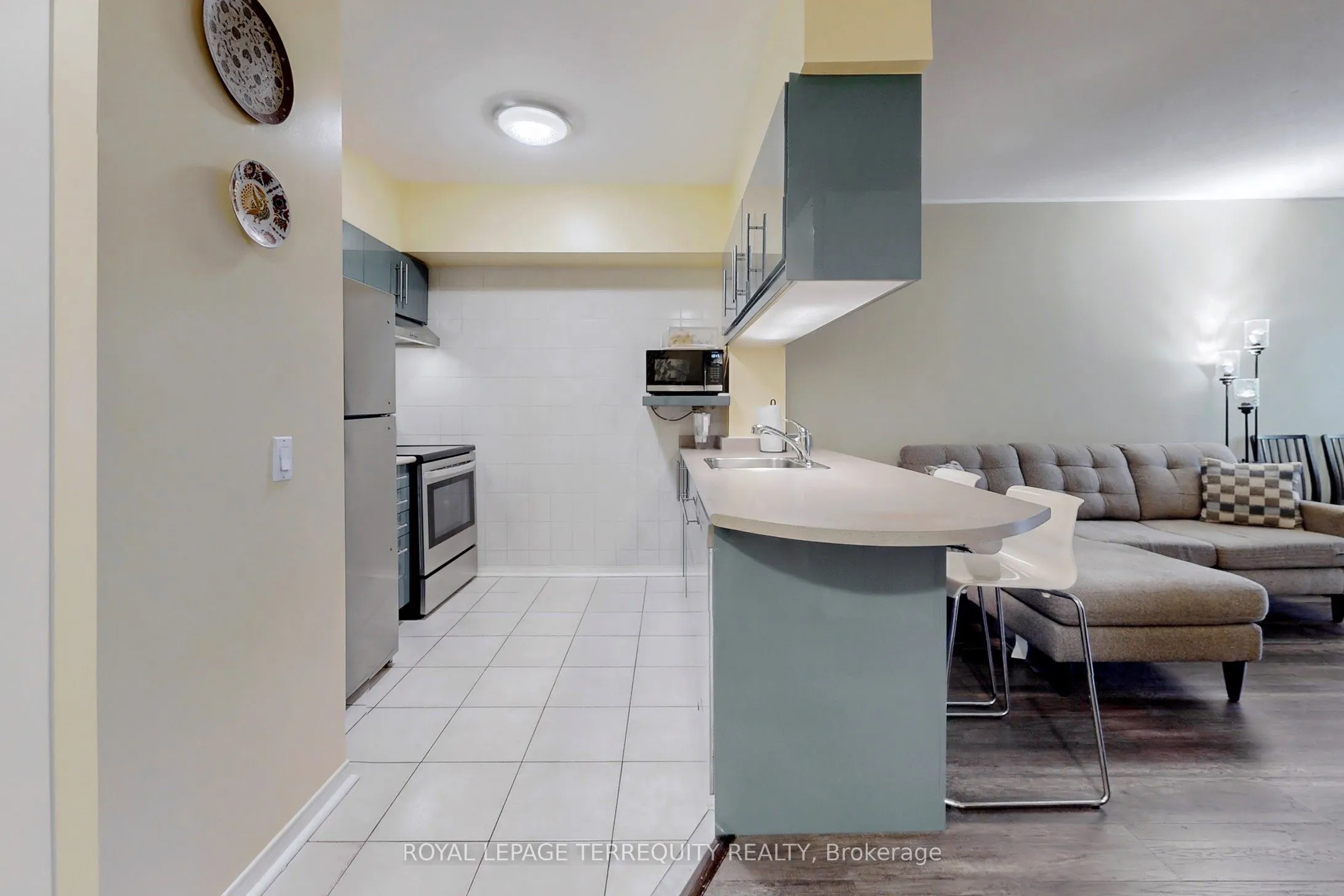 7398 Yonge Street, #213