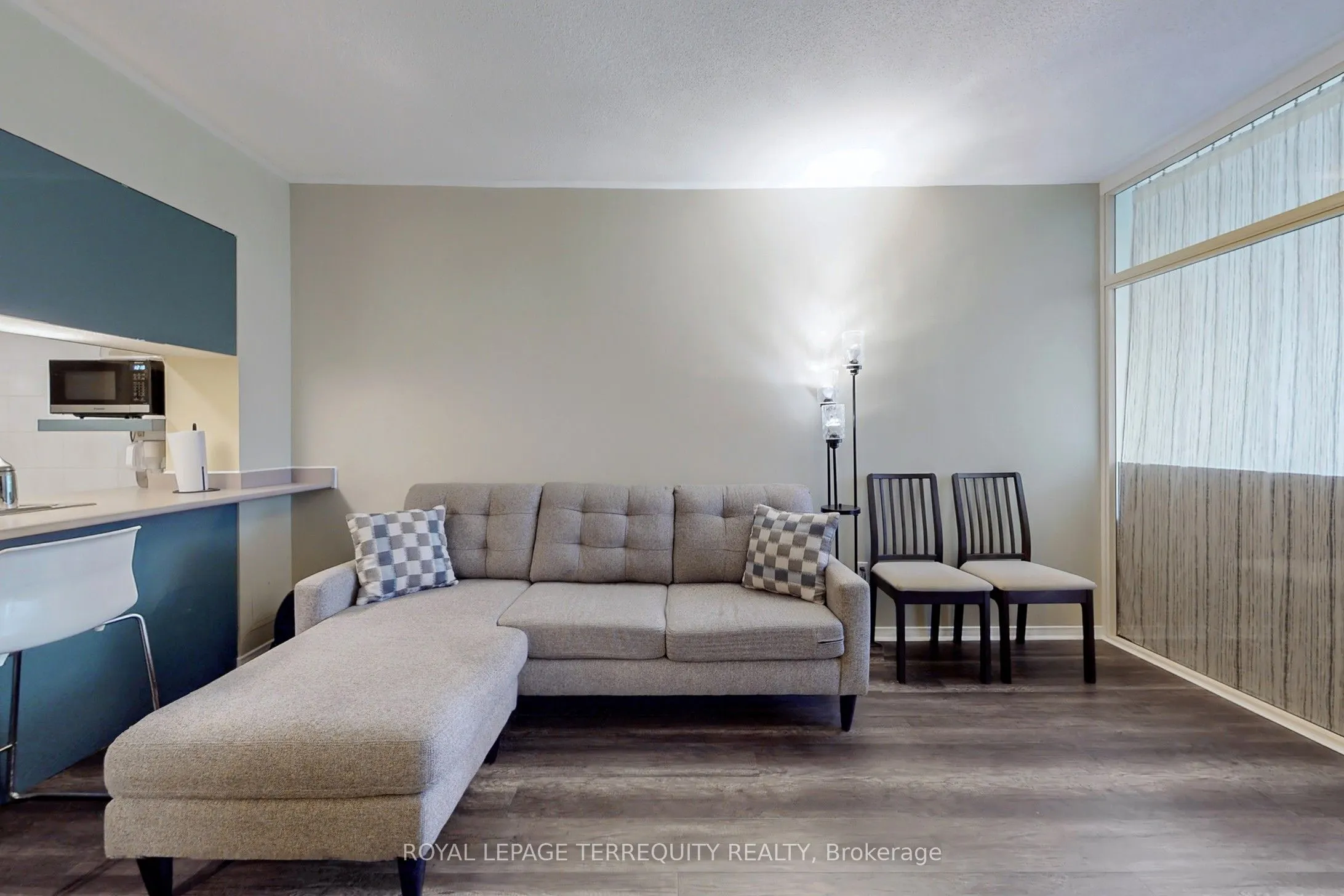 7398 Yonge Street, #213