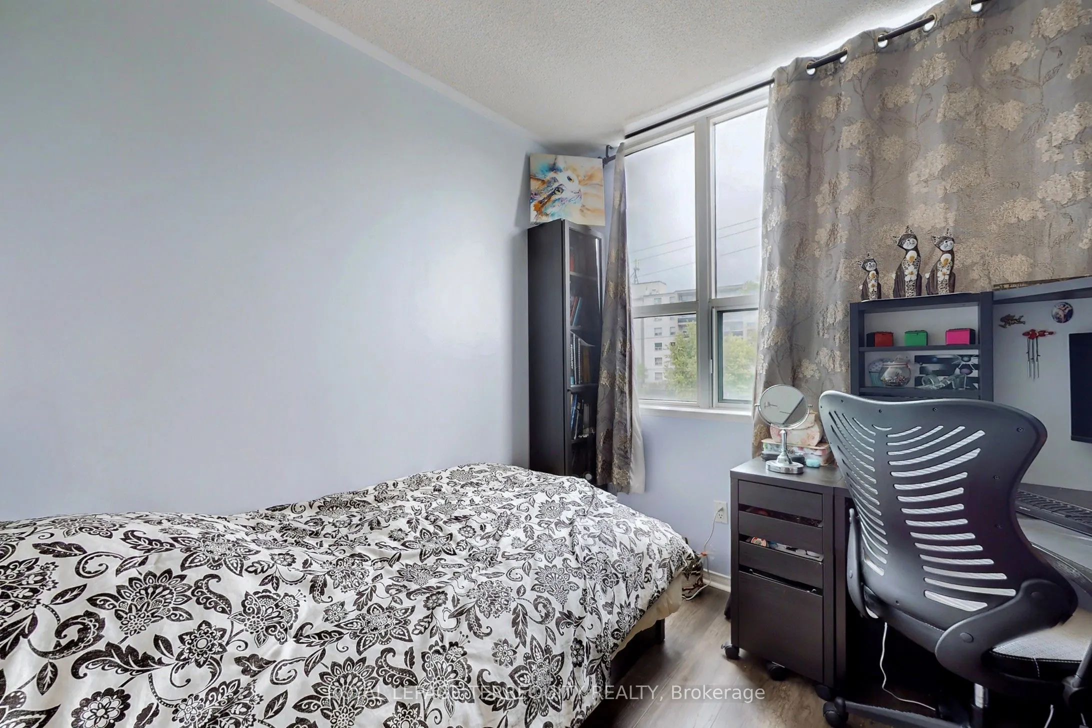 7398 Yonge Street, #213