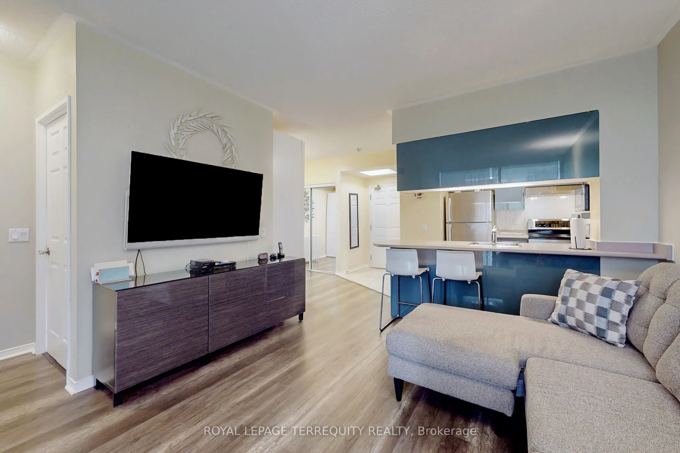 7398 Yonge Street, #213