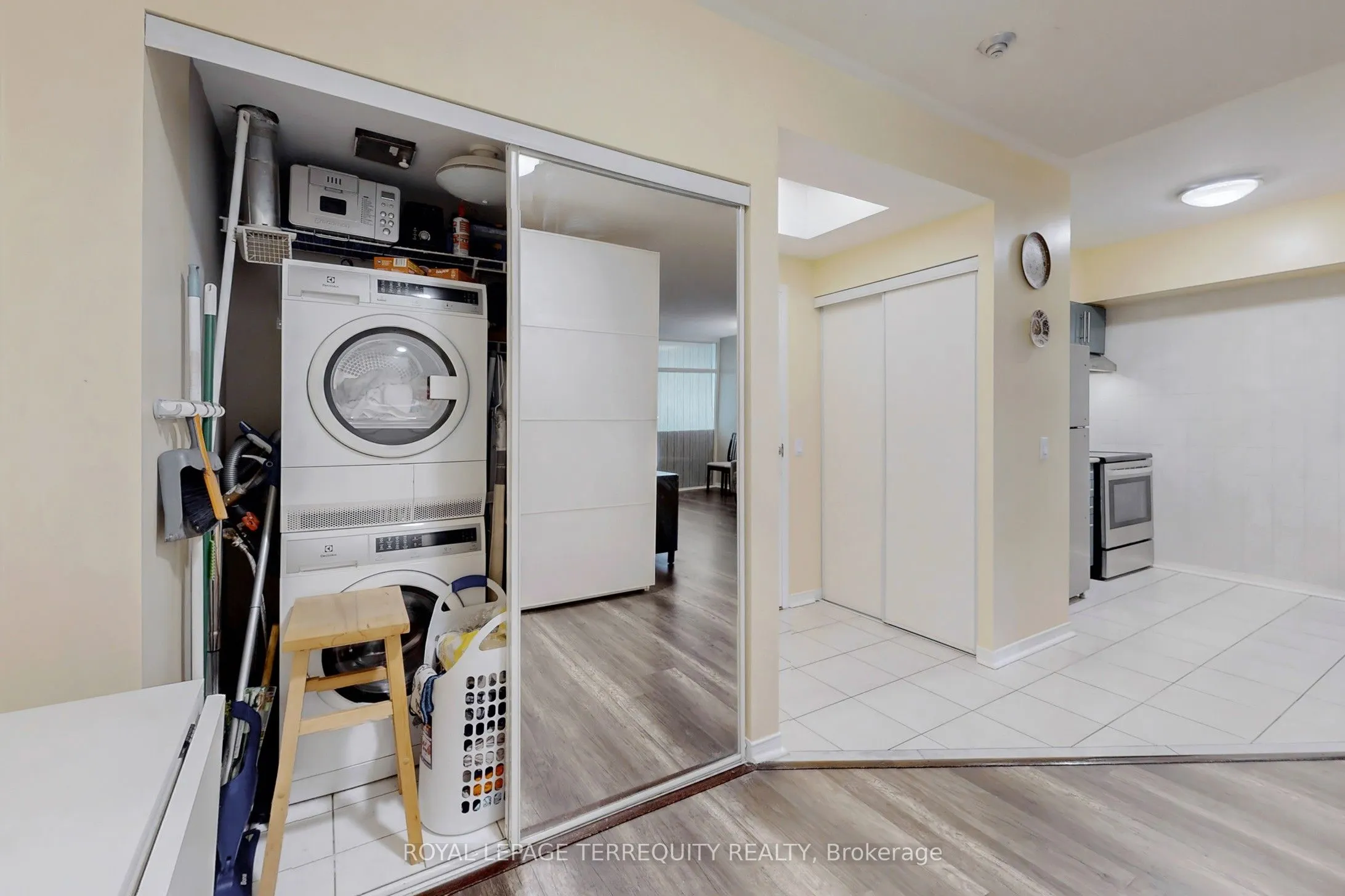 7398 Yonge Street, #213