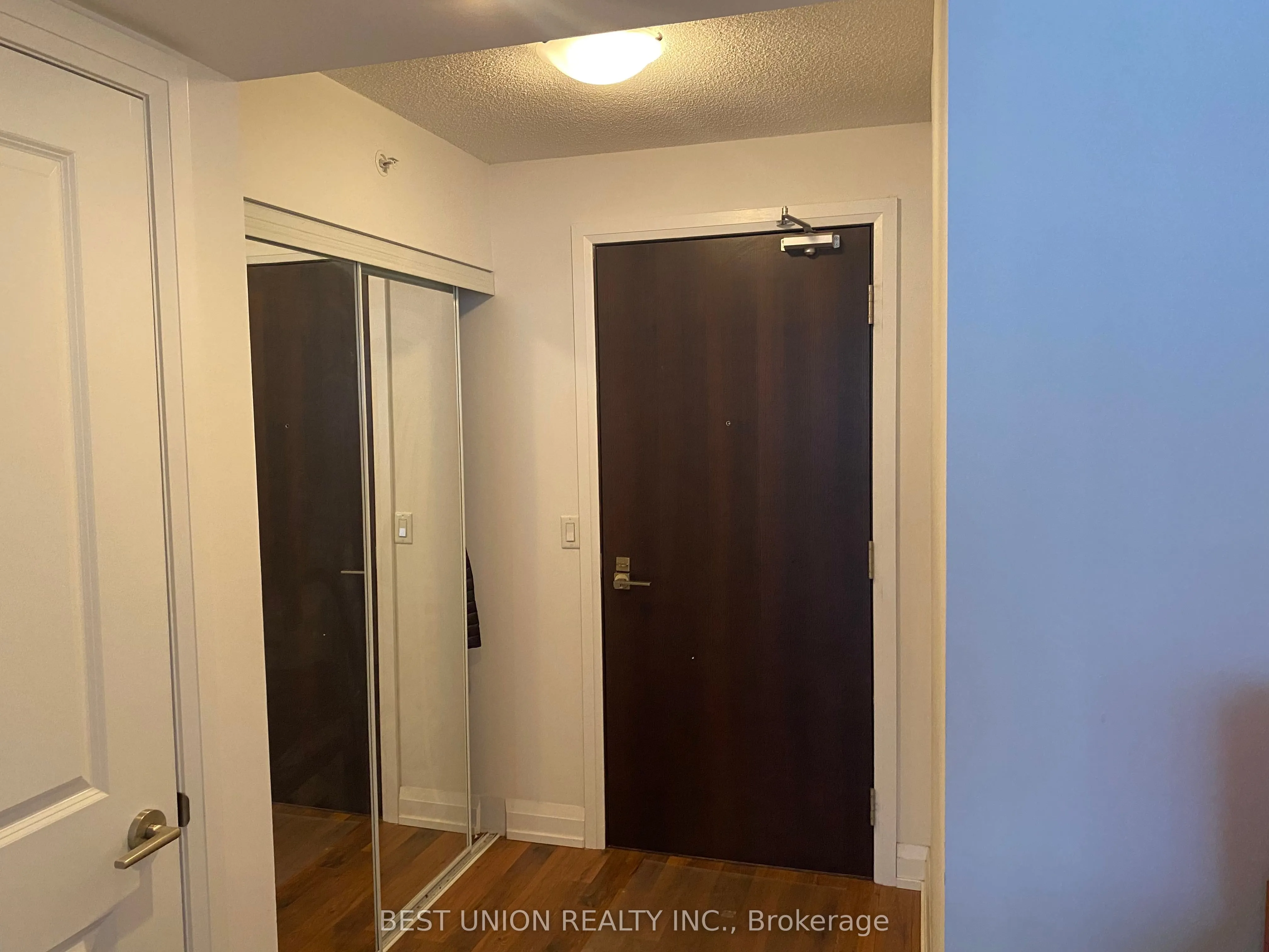 370 Highway 7 Avenue E, #523