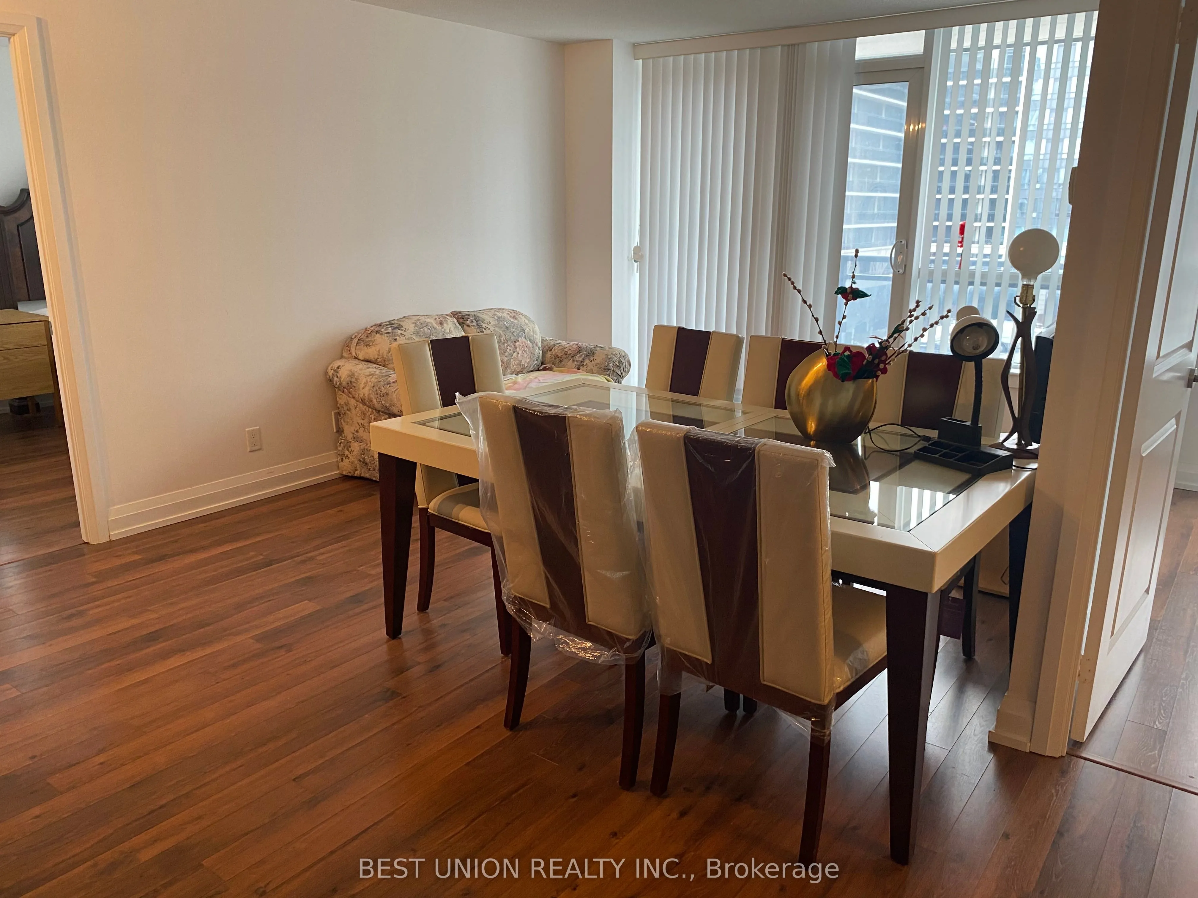 370 Highway 7 Avenue E, #523