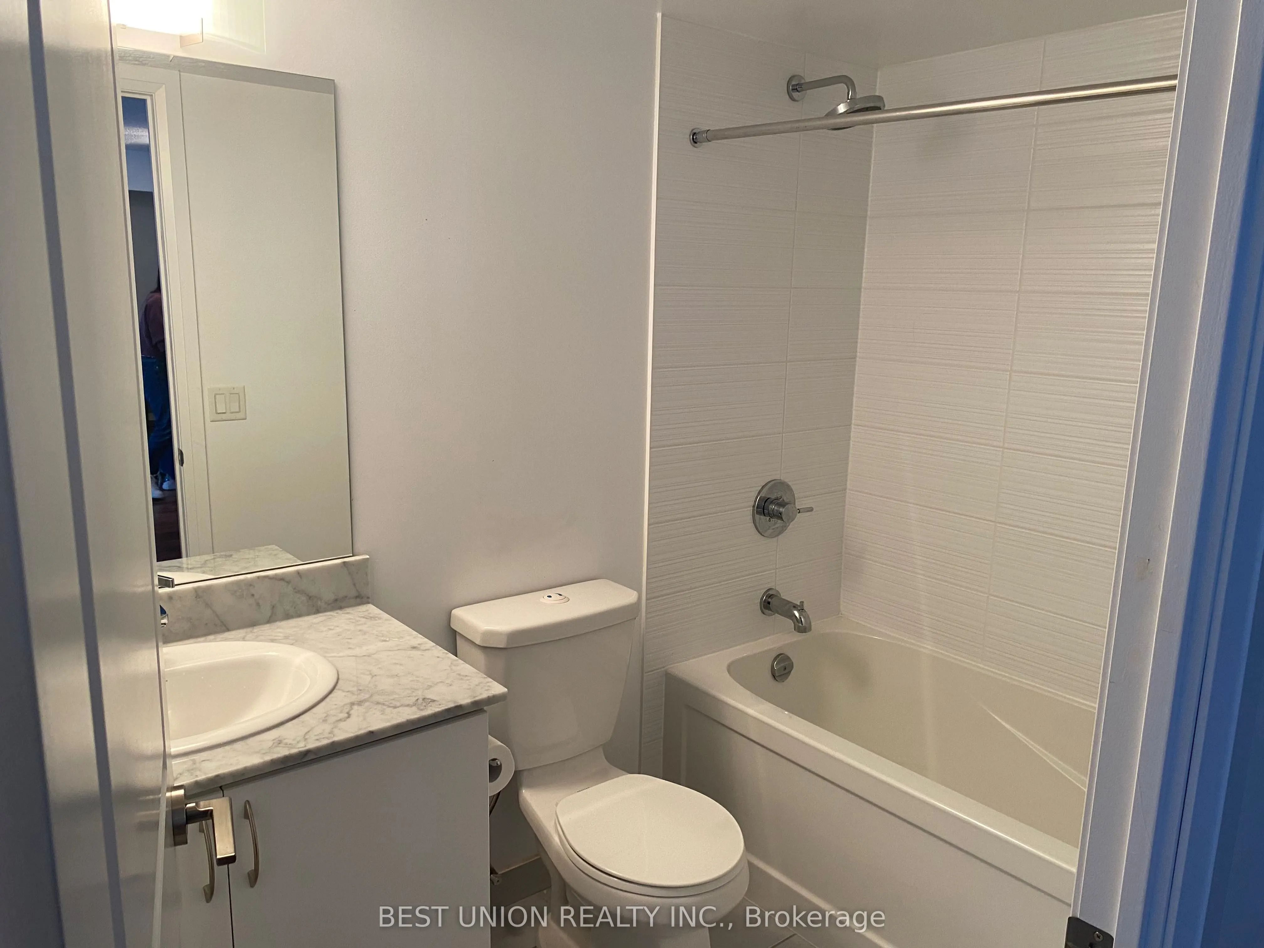 370 Highway 7 Avenue E, #523