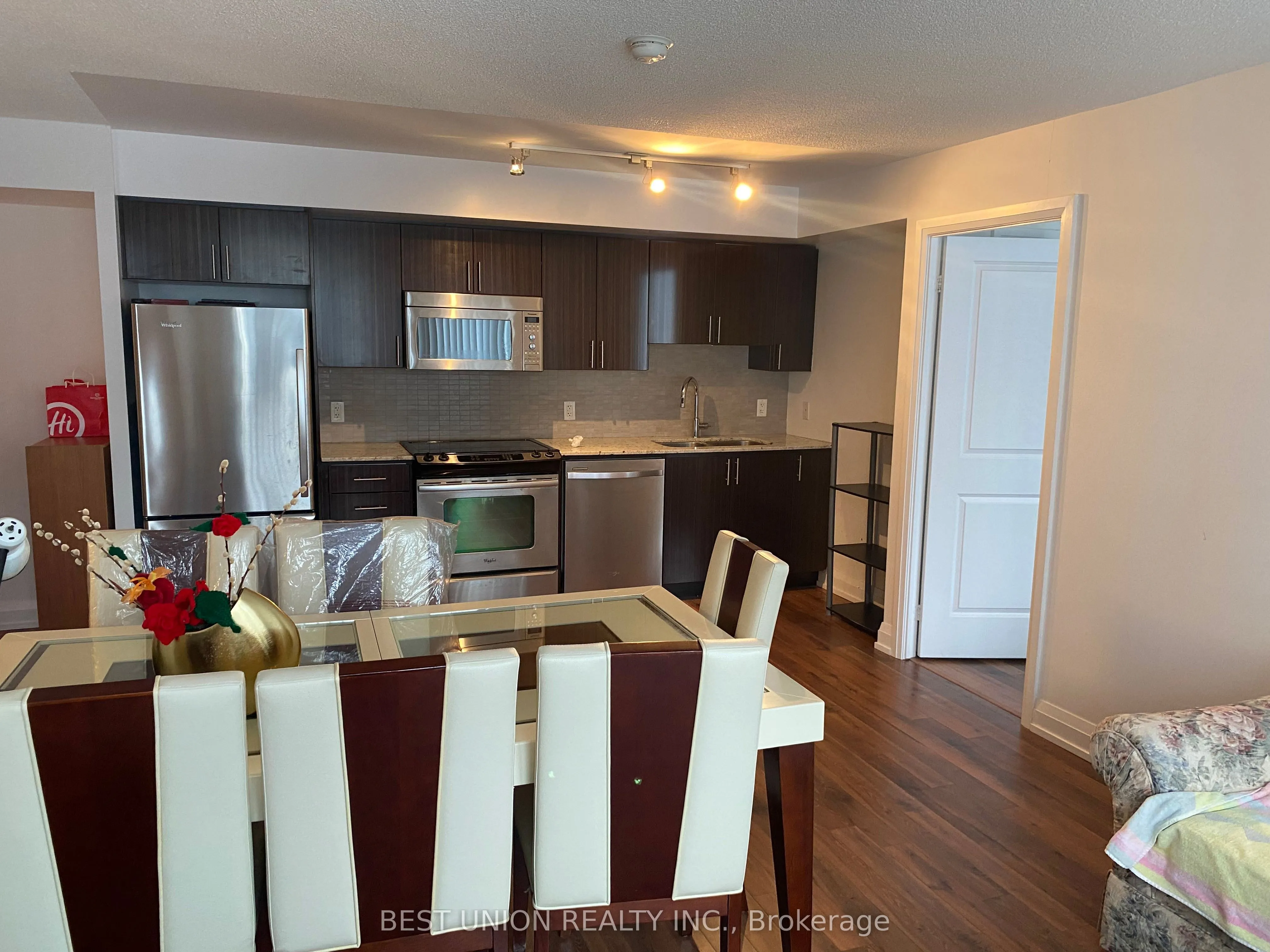 370 Highway 7 Avenue E, #523