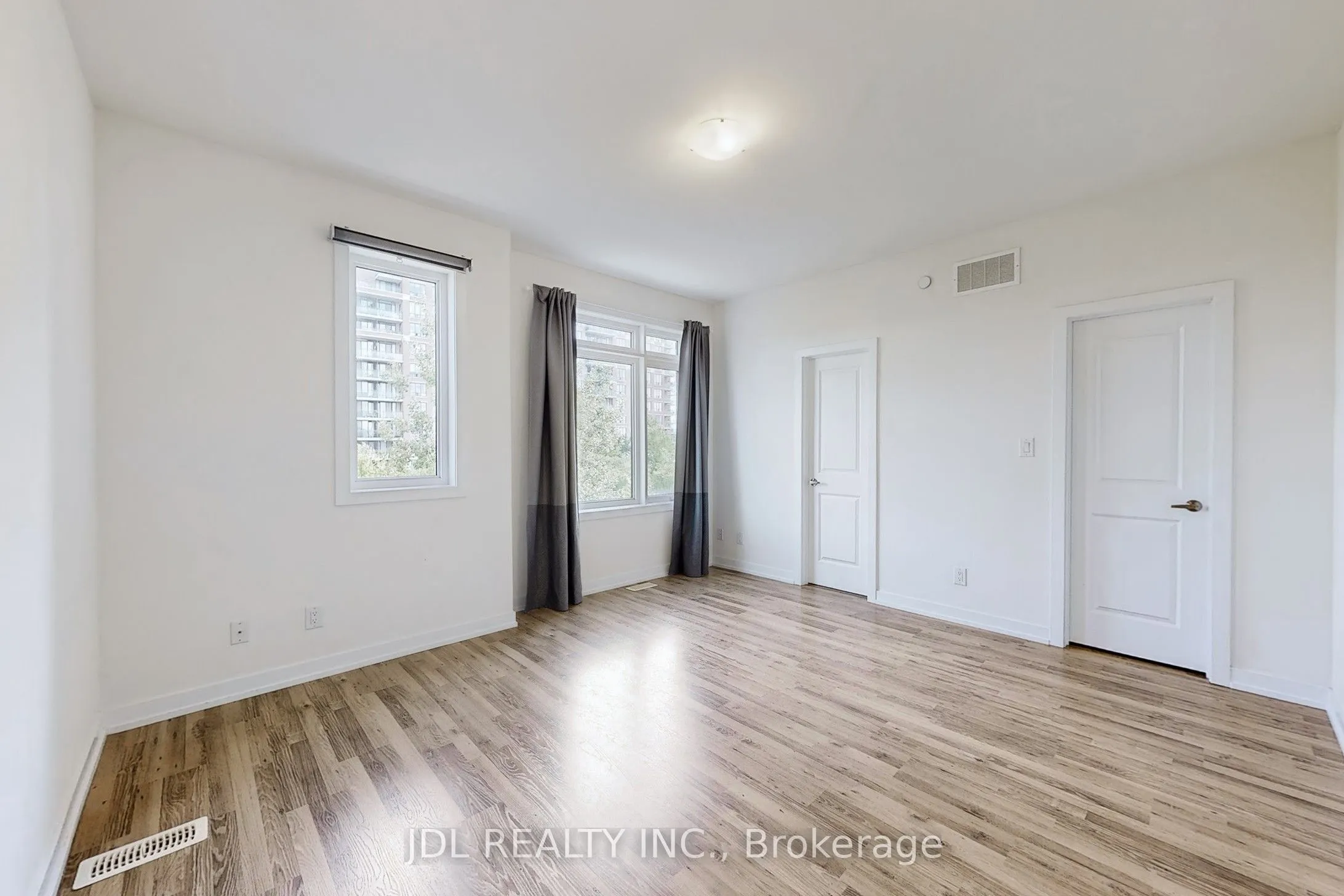 370 D Red Maple Road, #112