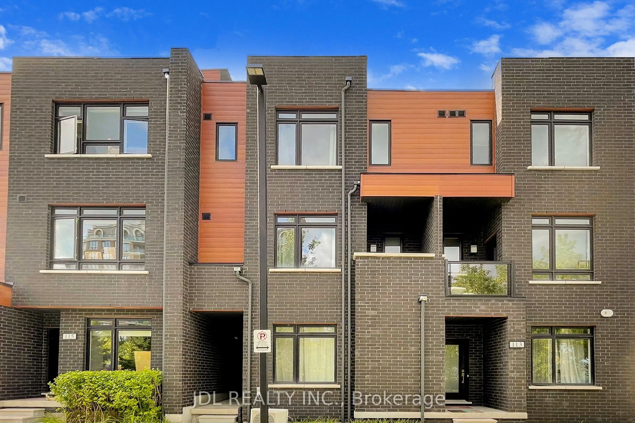 370 D Red Maple Road, #112