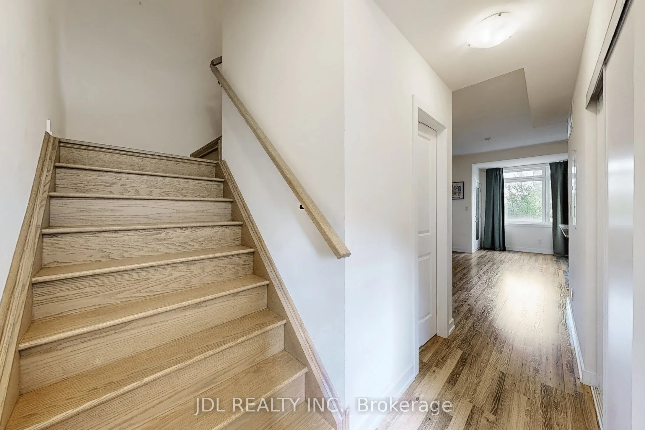 370 D Red Maple Road, #112