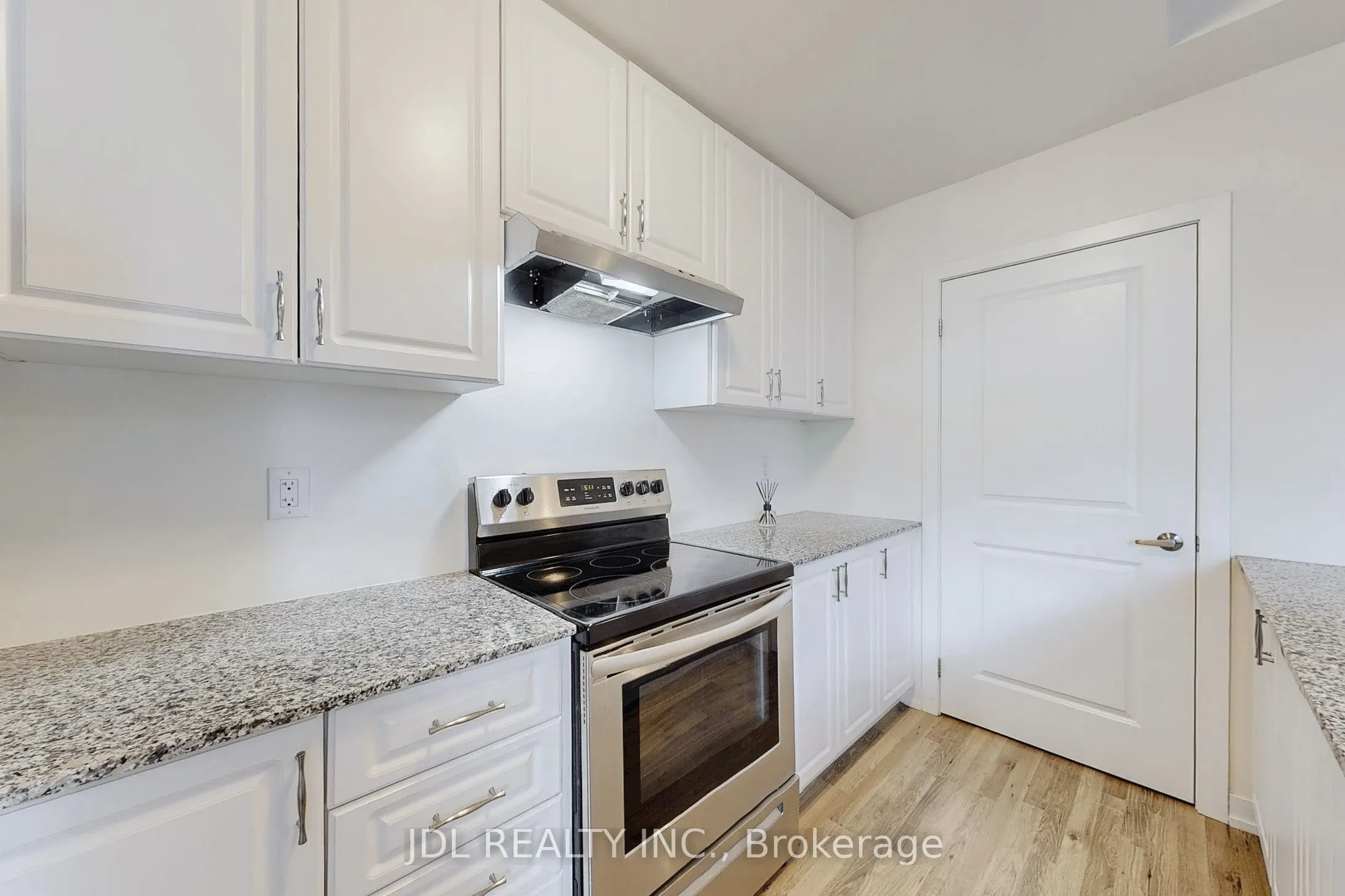 370 D Red Maple Road, #112
