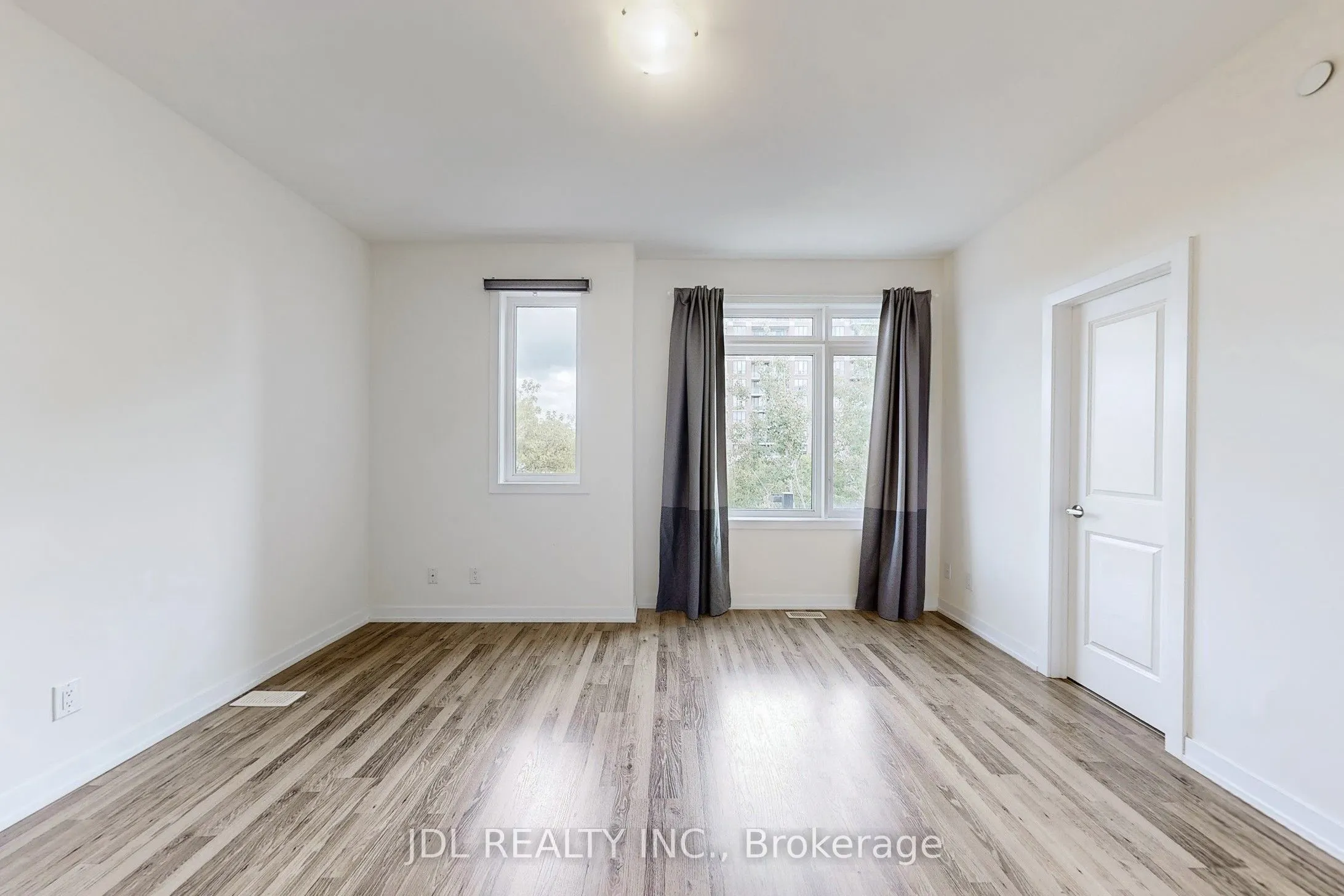 370 D Red Maple Road, #112