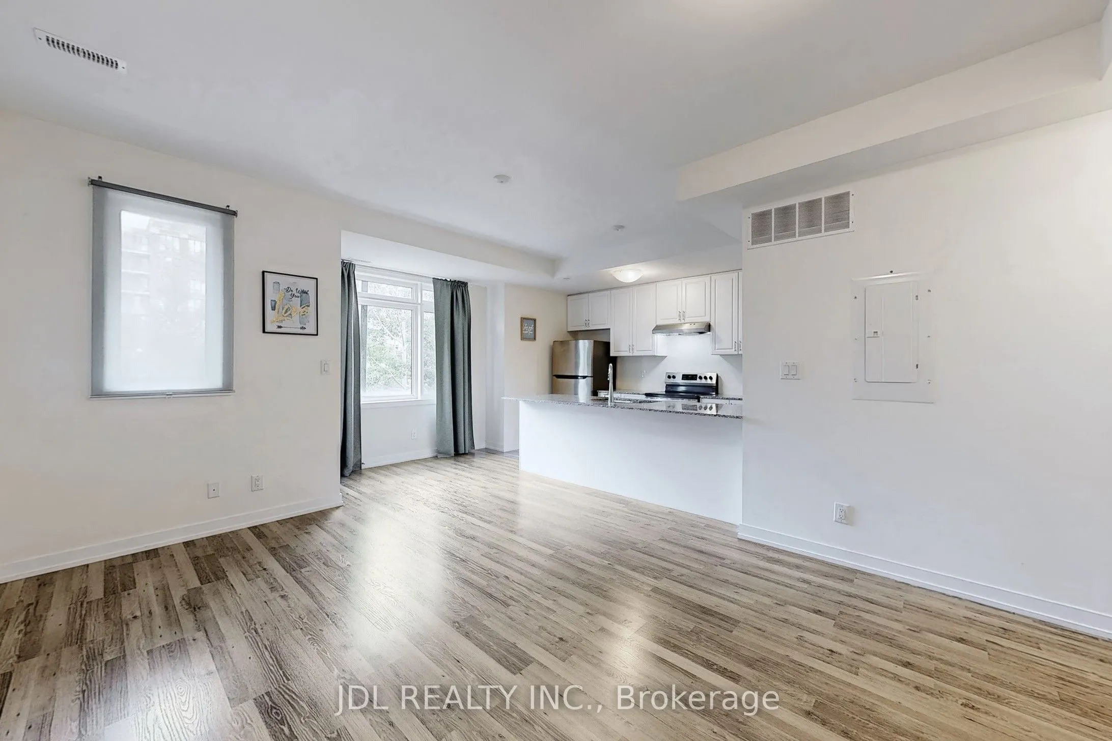 370 D Red Maple Road, #112