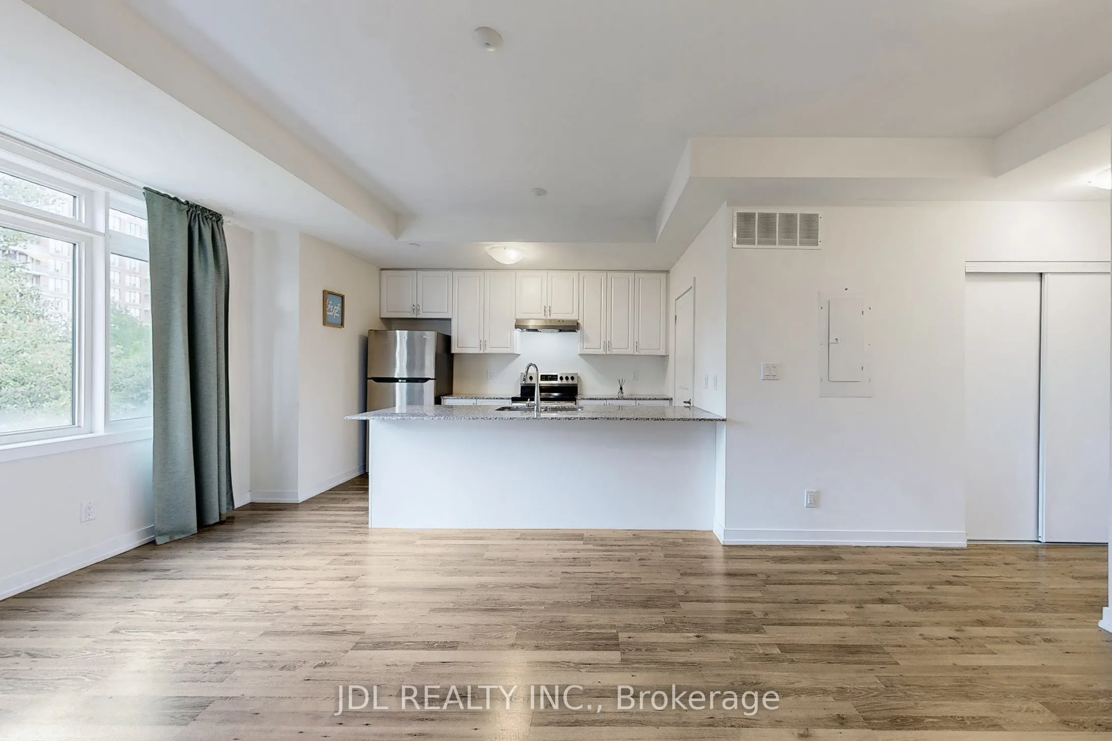 370 D Red Maple Road, #112