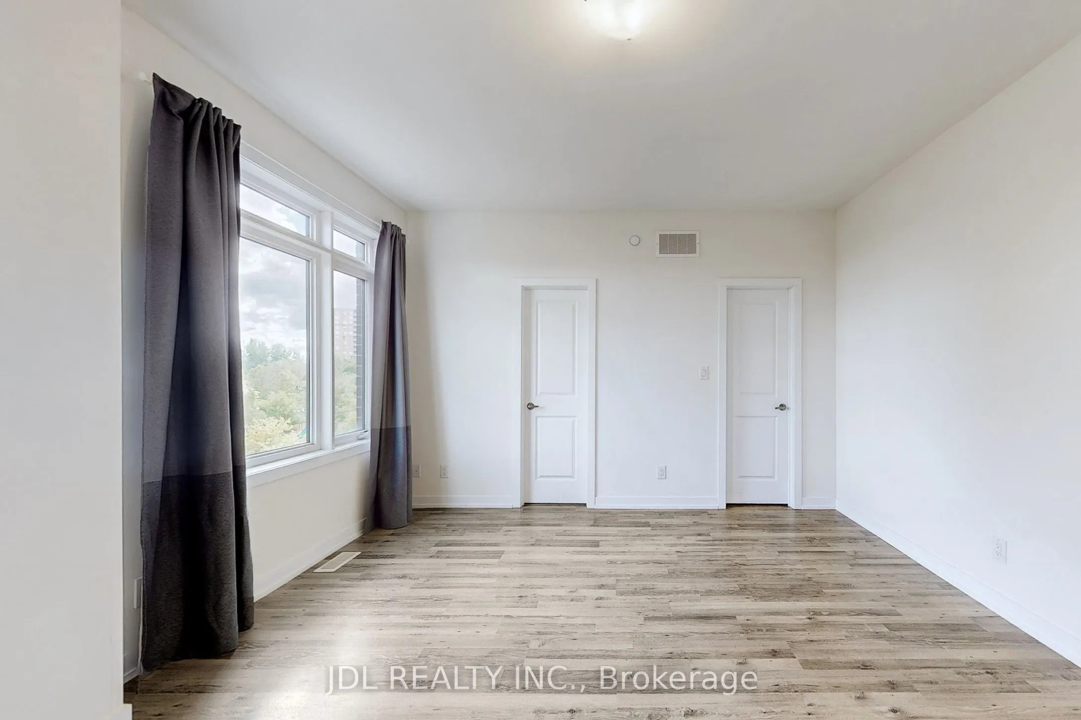 370 D Red Maple Road, #112
