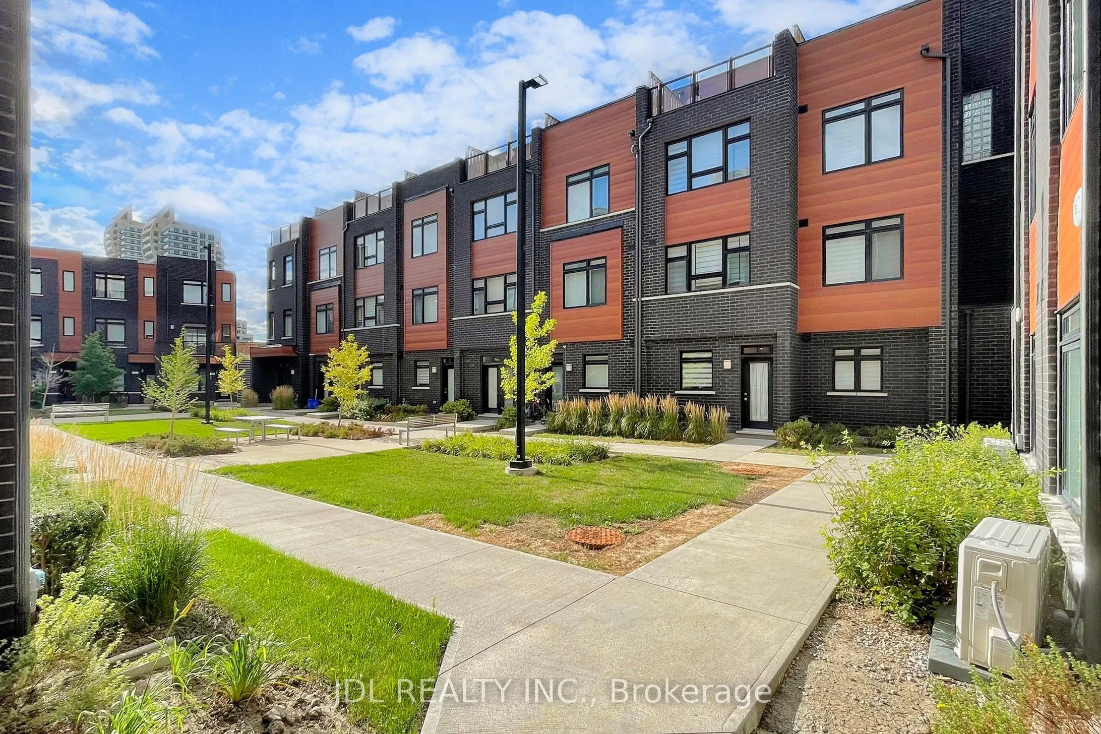 370 D Red Maple Road, #112