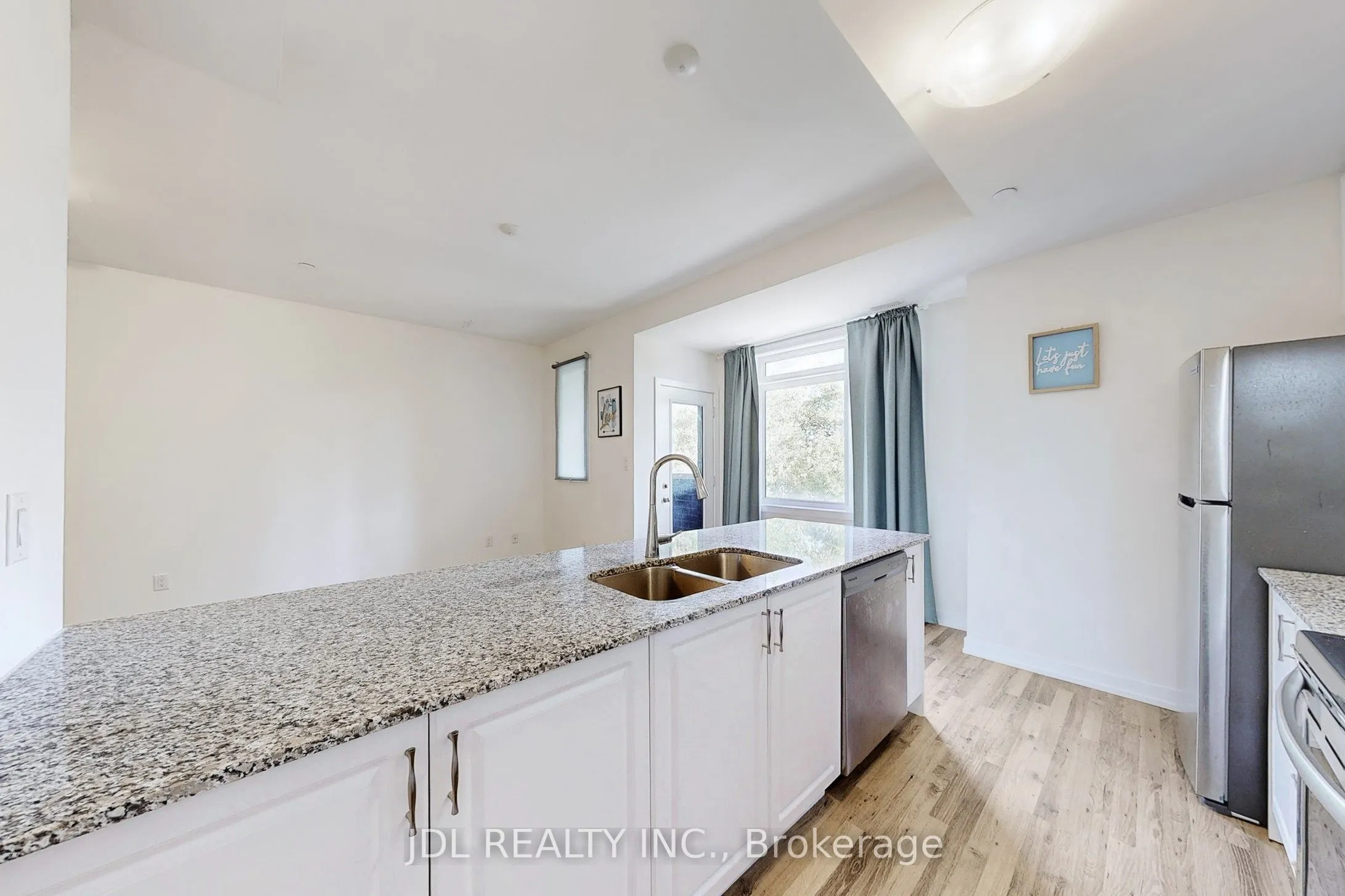 370 D Red Maple Road, #112