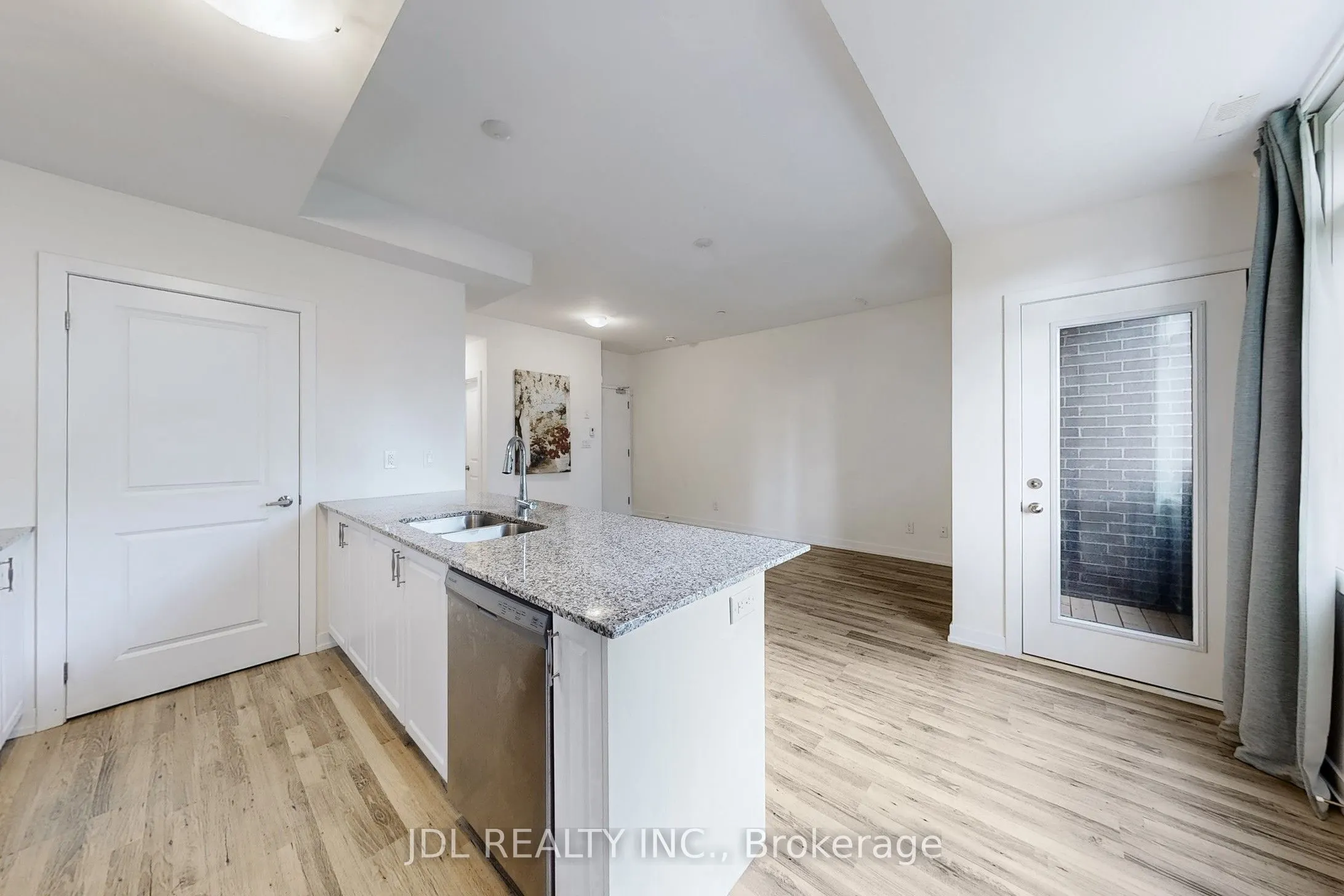 370 D Red Maple Road, #112