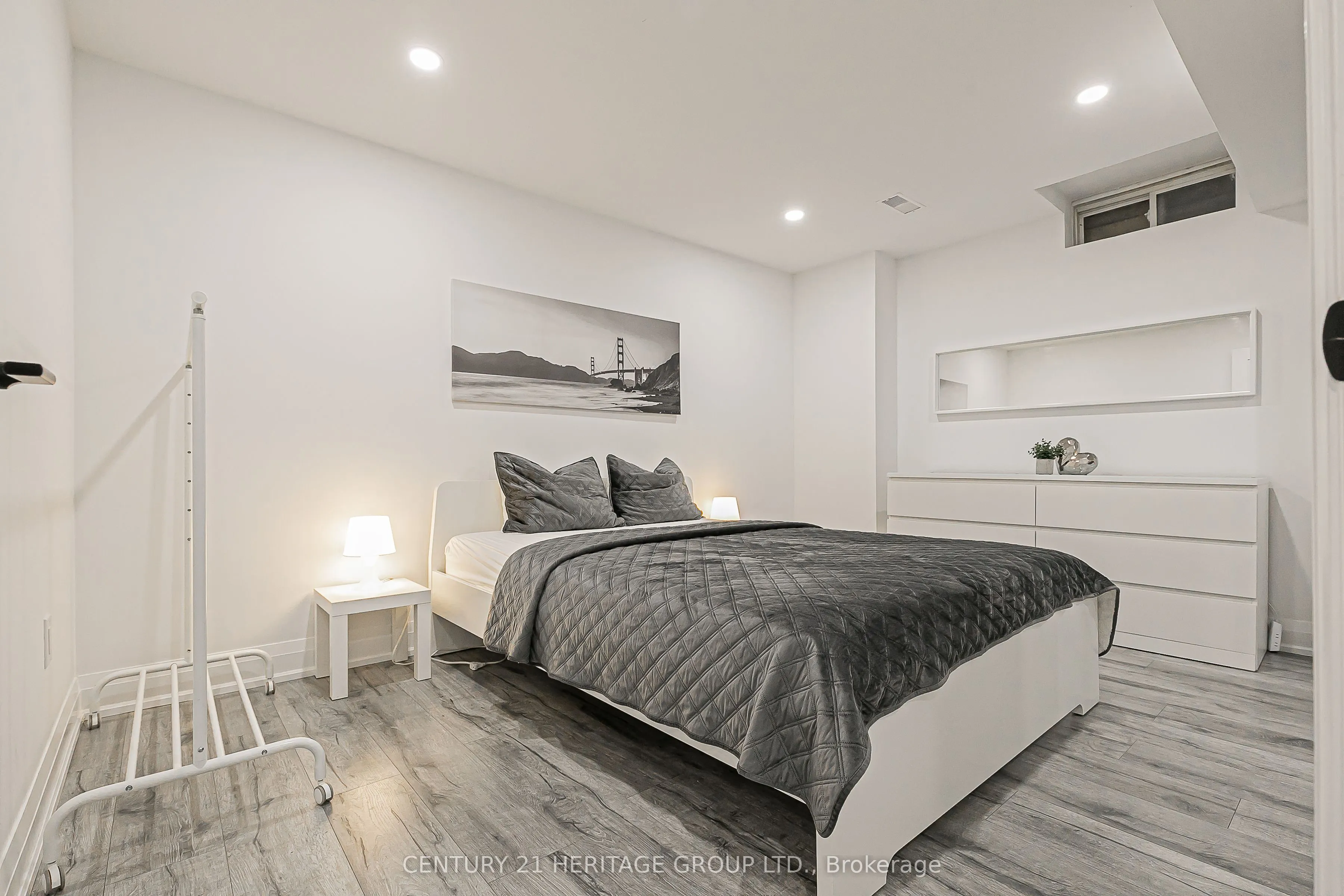 29 Eminence Road