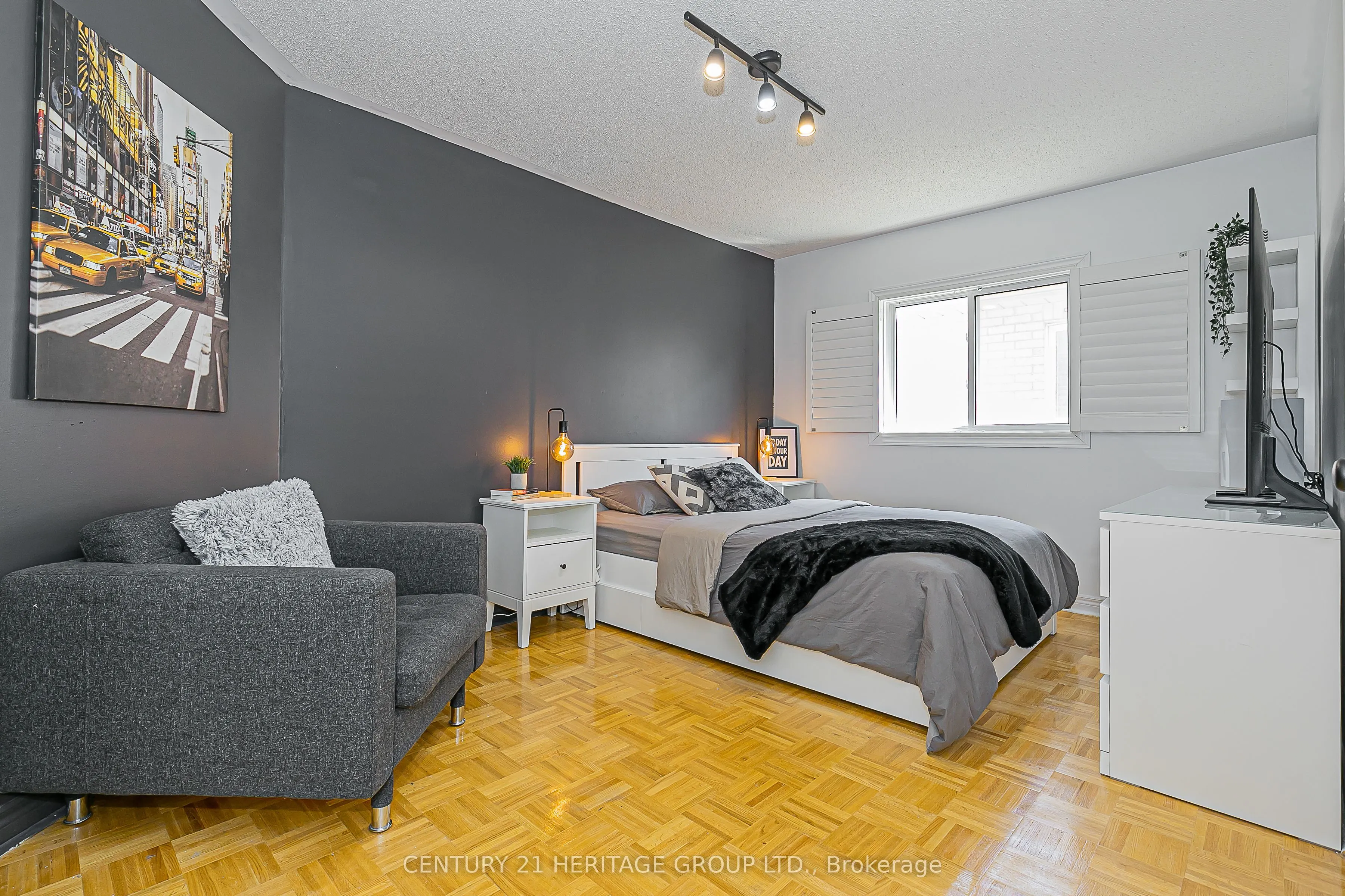 29 Eminence Road