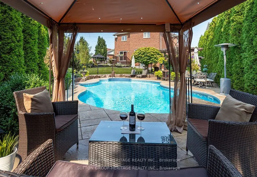 35 Pondmede Crescent