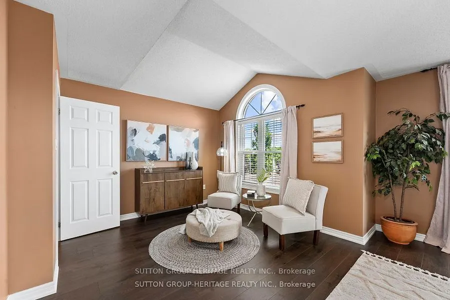 35 Pondmede Crescent