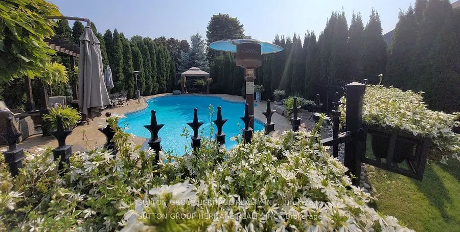 35 Pondmede Crescent
