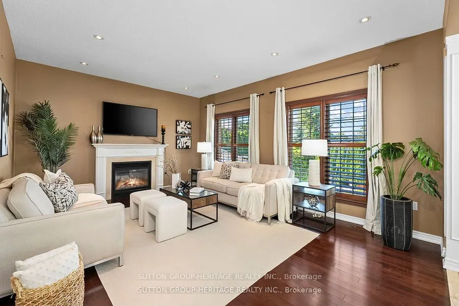 35 Pondmede Crescent