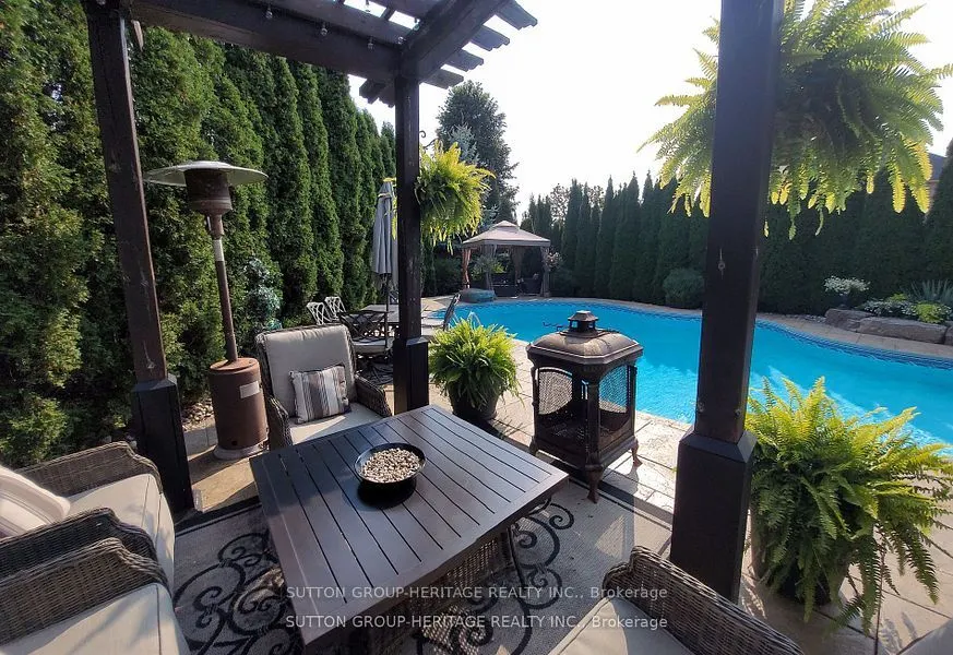 35 Pondmede Crescent