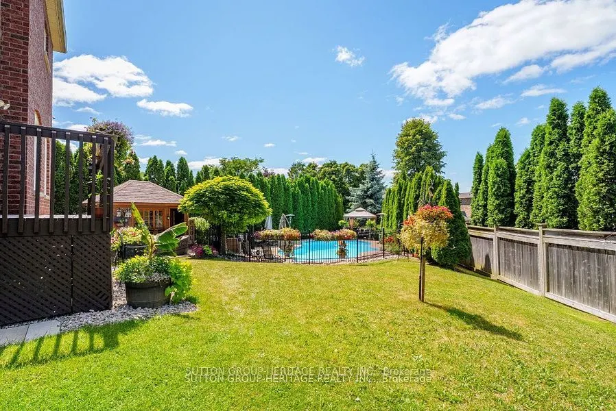 35 Pondmede Crescent