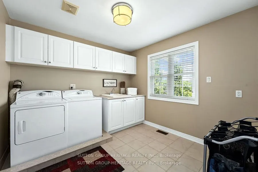 35 Pondmede Crescent