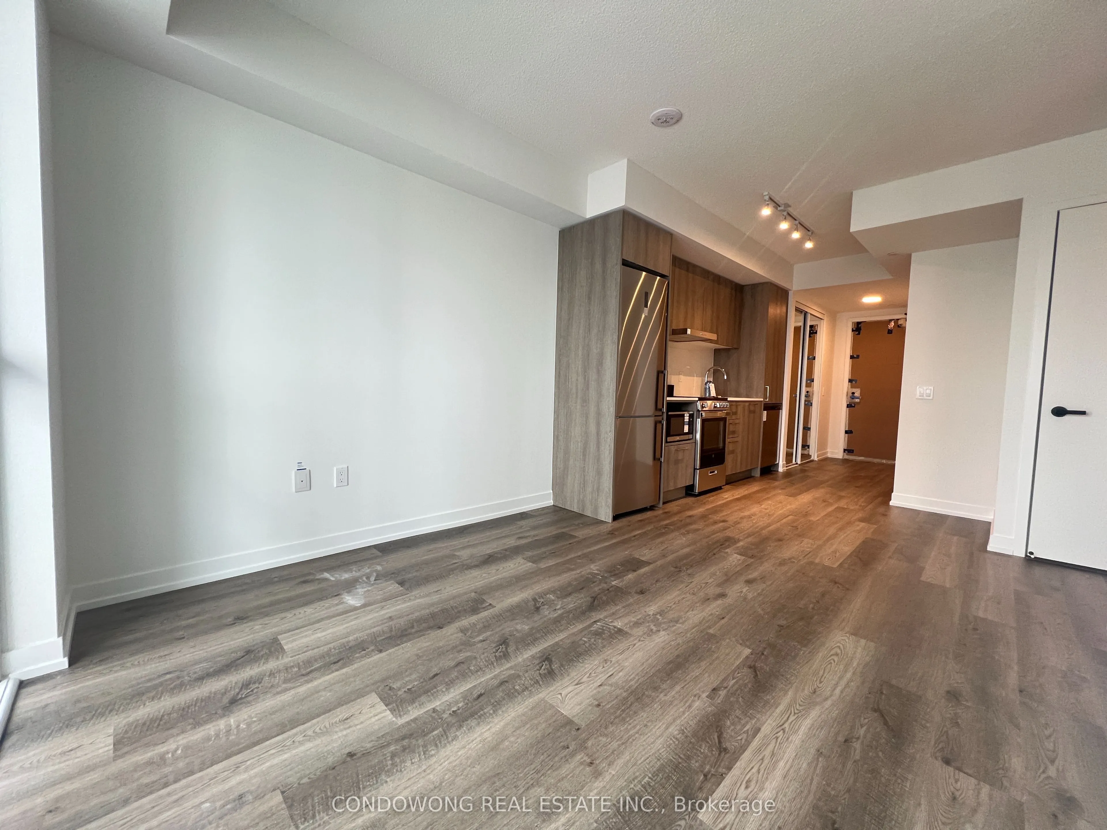195 Commerce Street, #4001