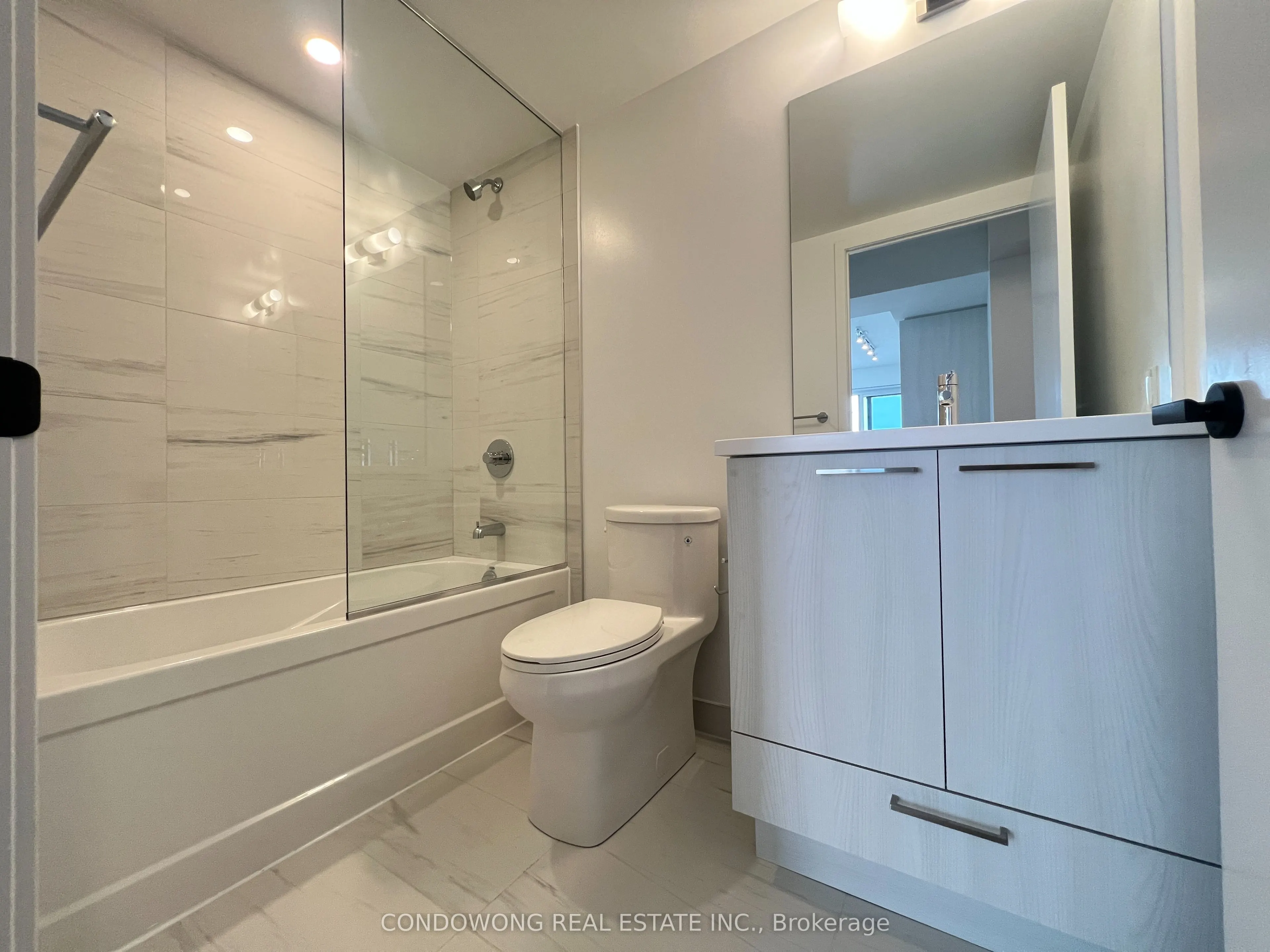 195 Commerce Street, #4015