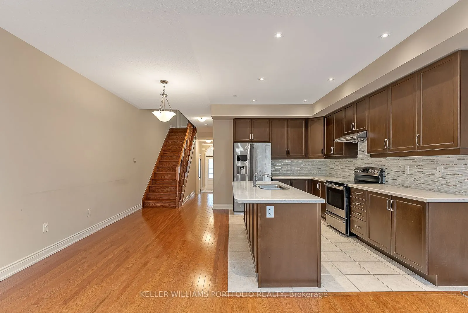 1331 Major Mackenzie Drive W, #83