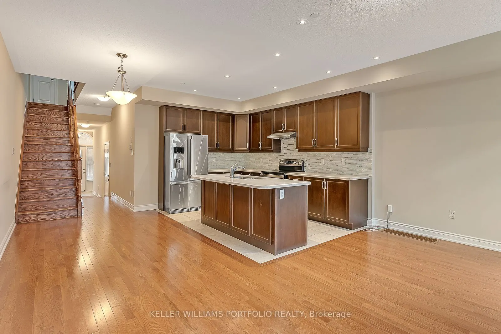 1331 Major Mackenzie Drive W, #83