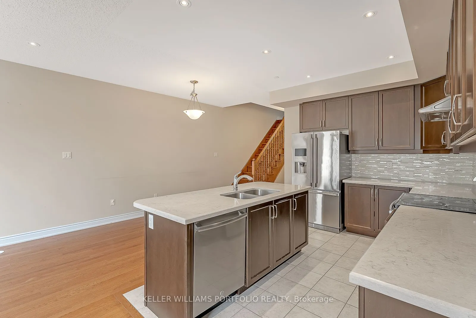 1331 Major Mackenzie Drive W, #83
