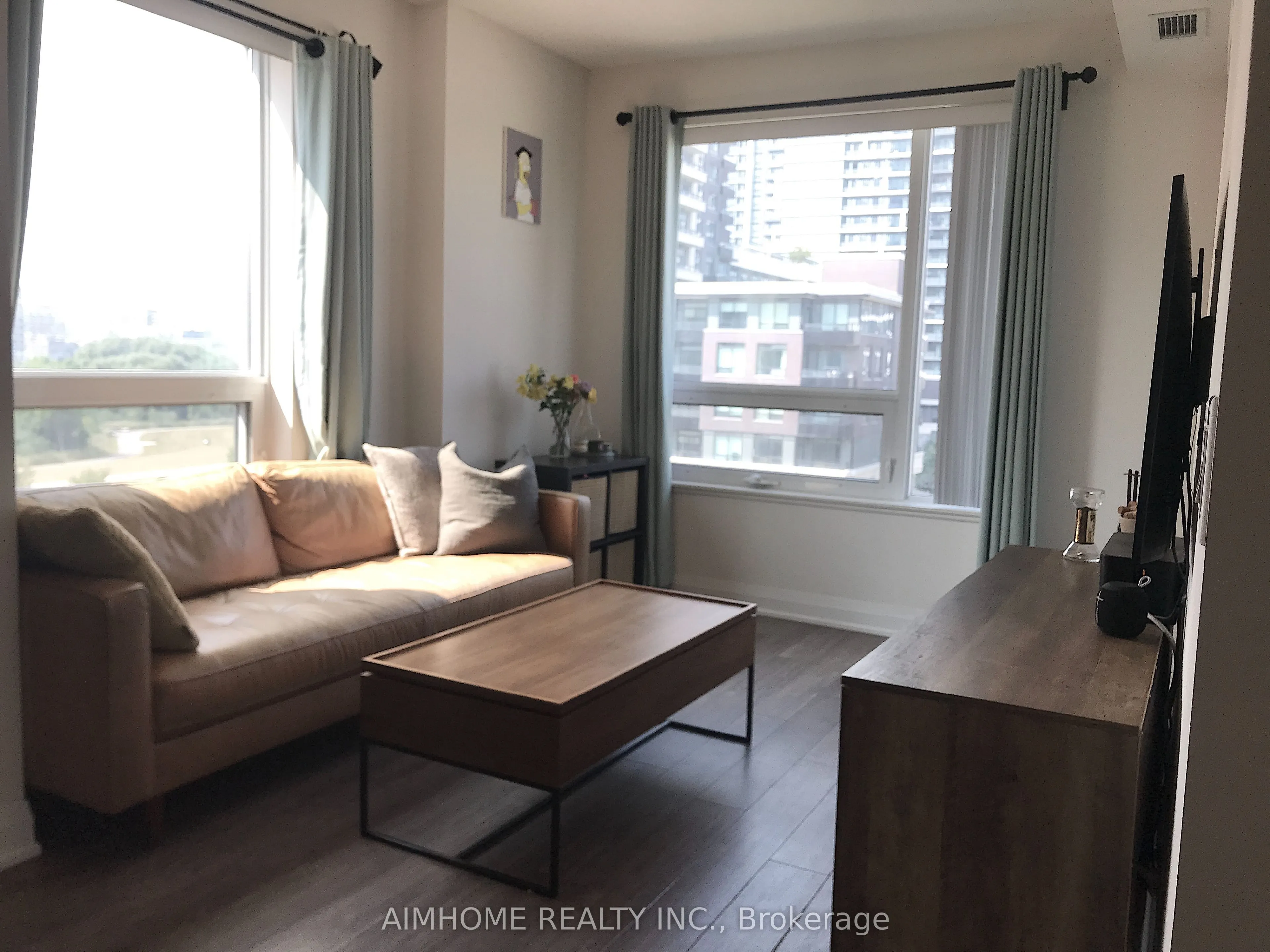 28 Uptown Drive, #605