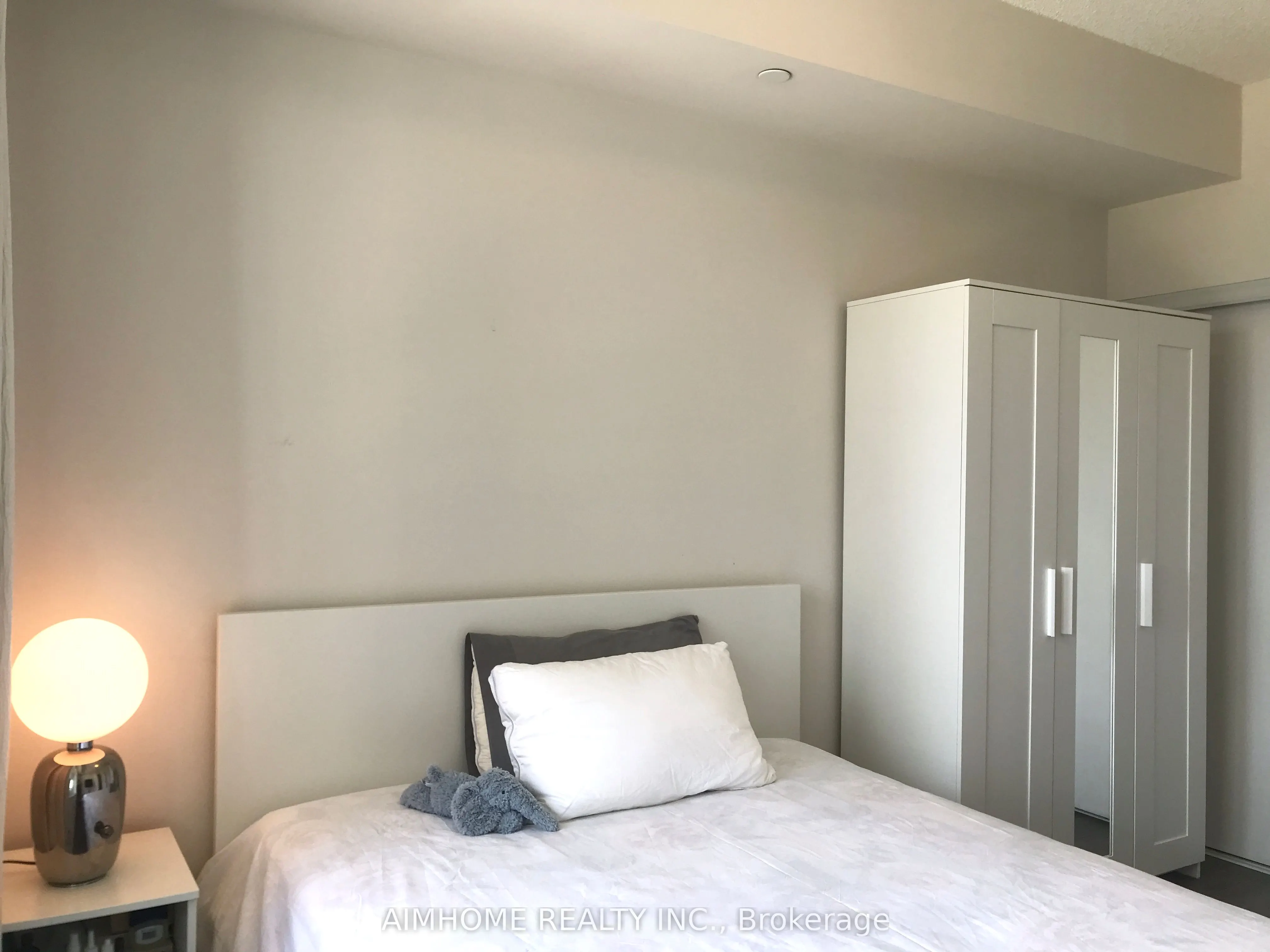 28 Uptown Drive, #605