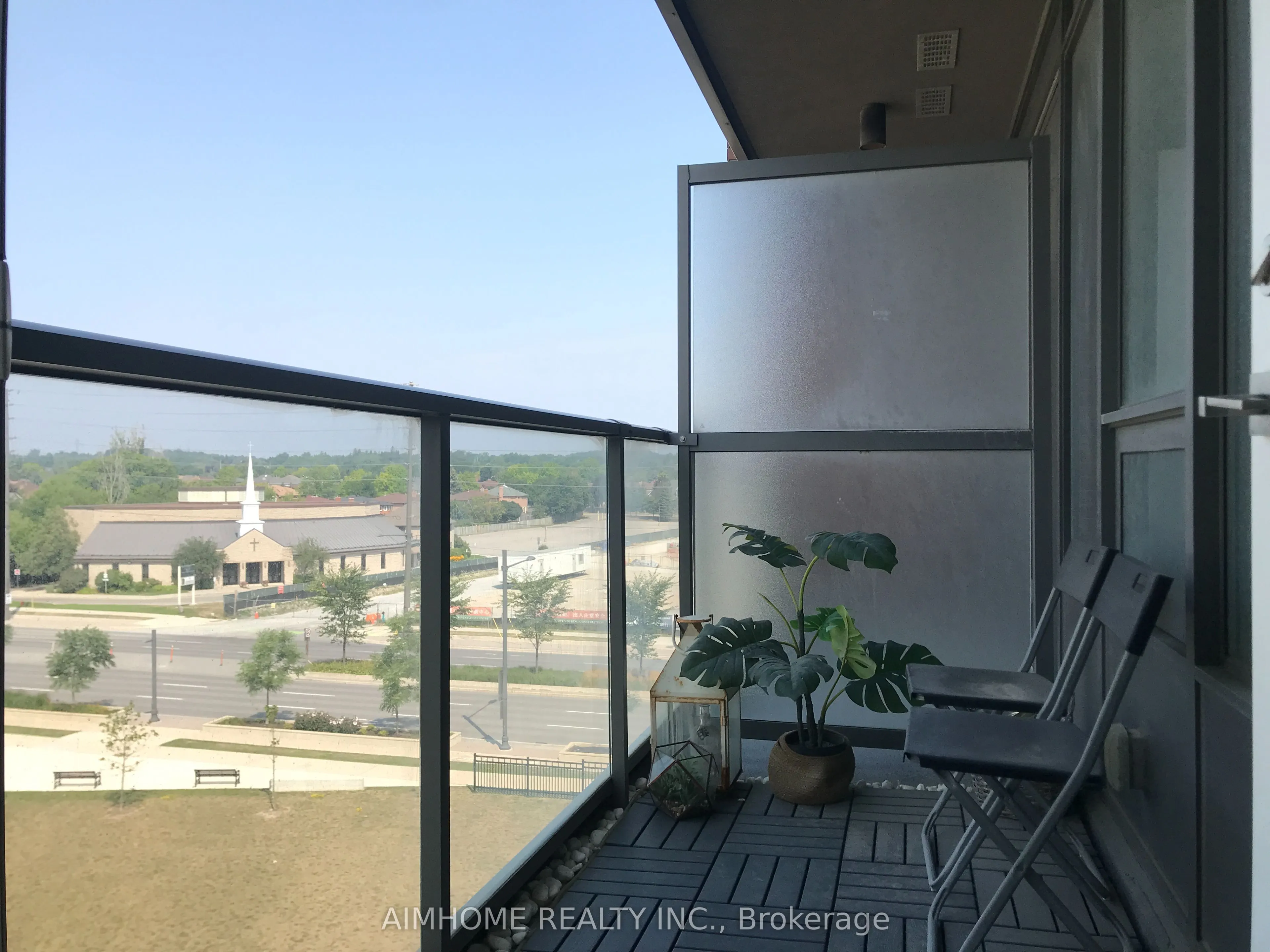 28 Uptown Drive, #605