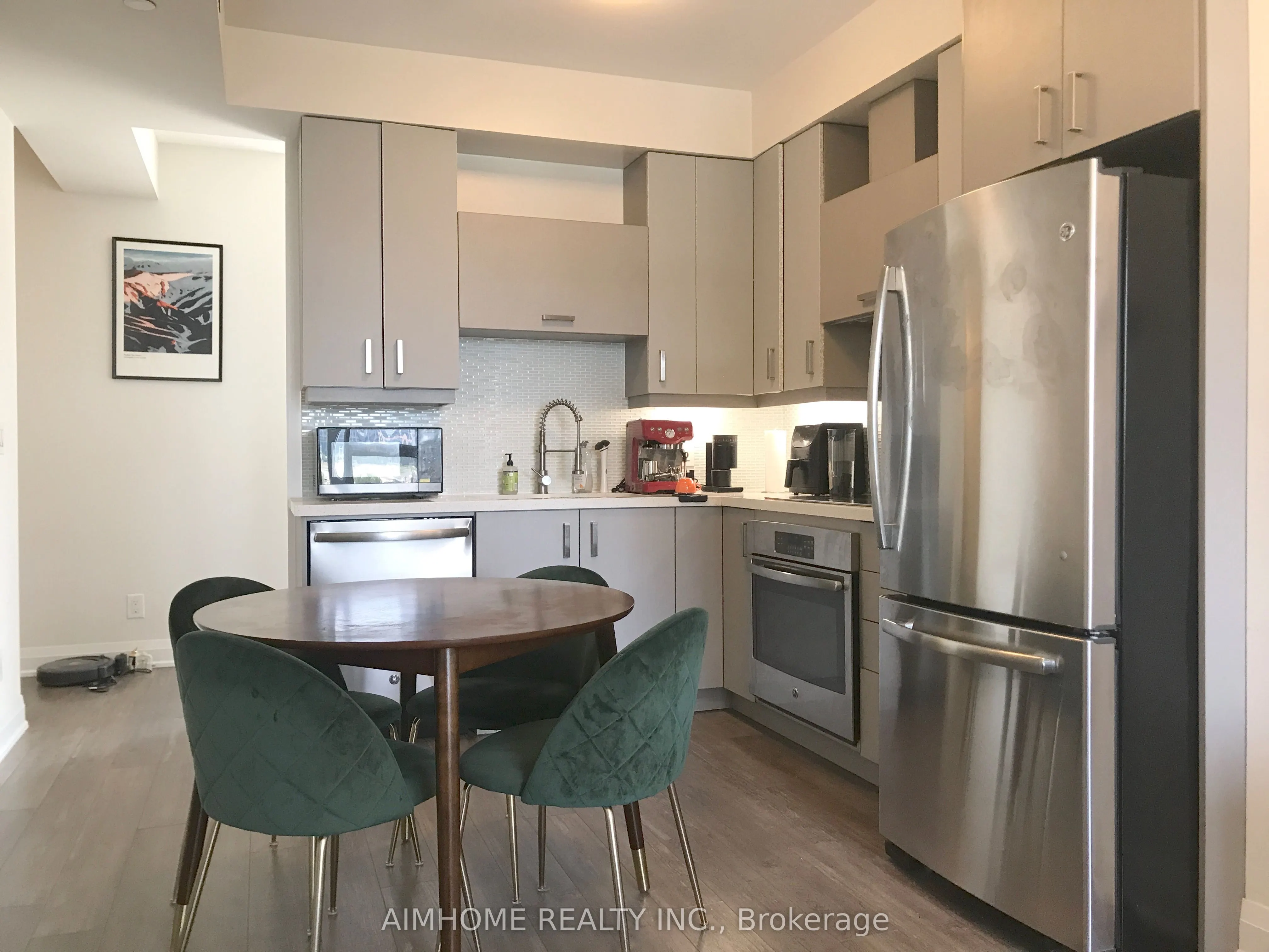 28 Uptown Drive, #605