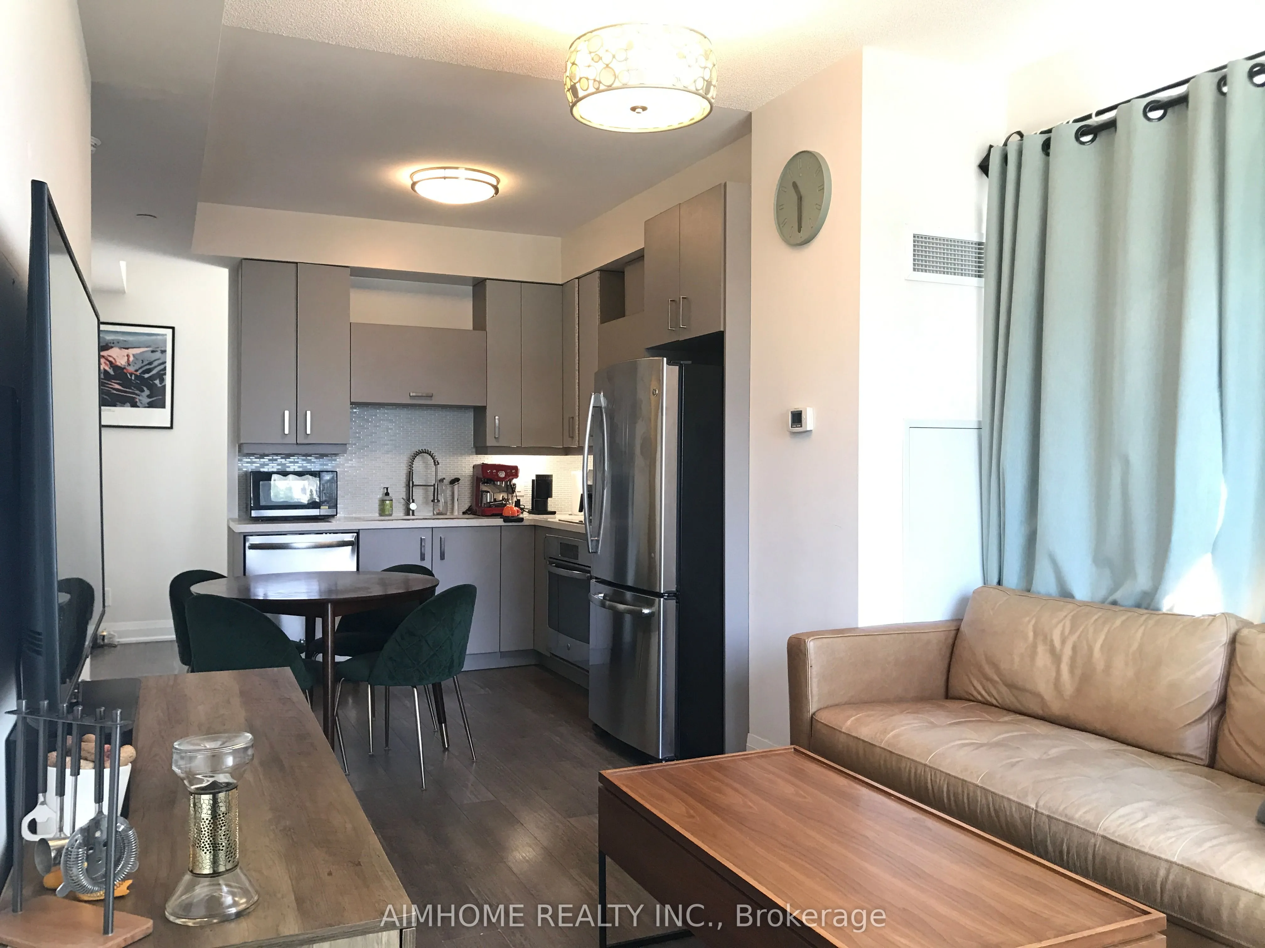 28 Uptown Drive, #605