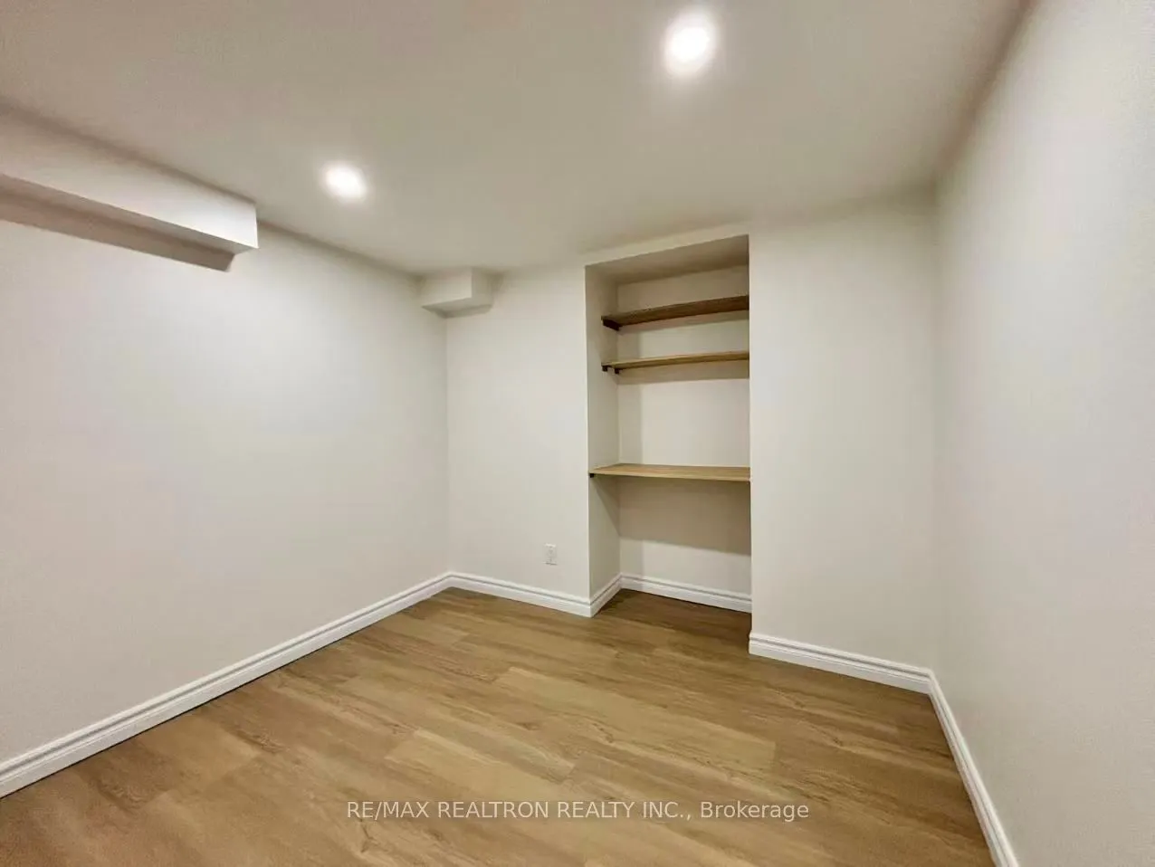 2 Madsen Crescent