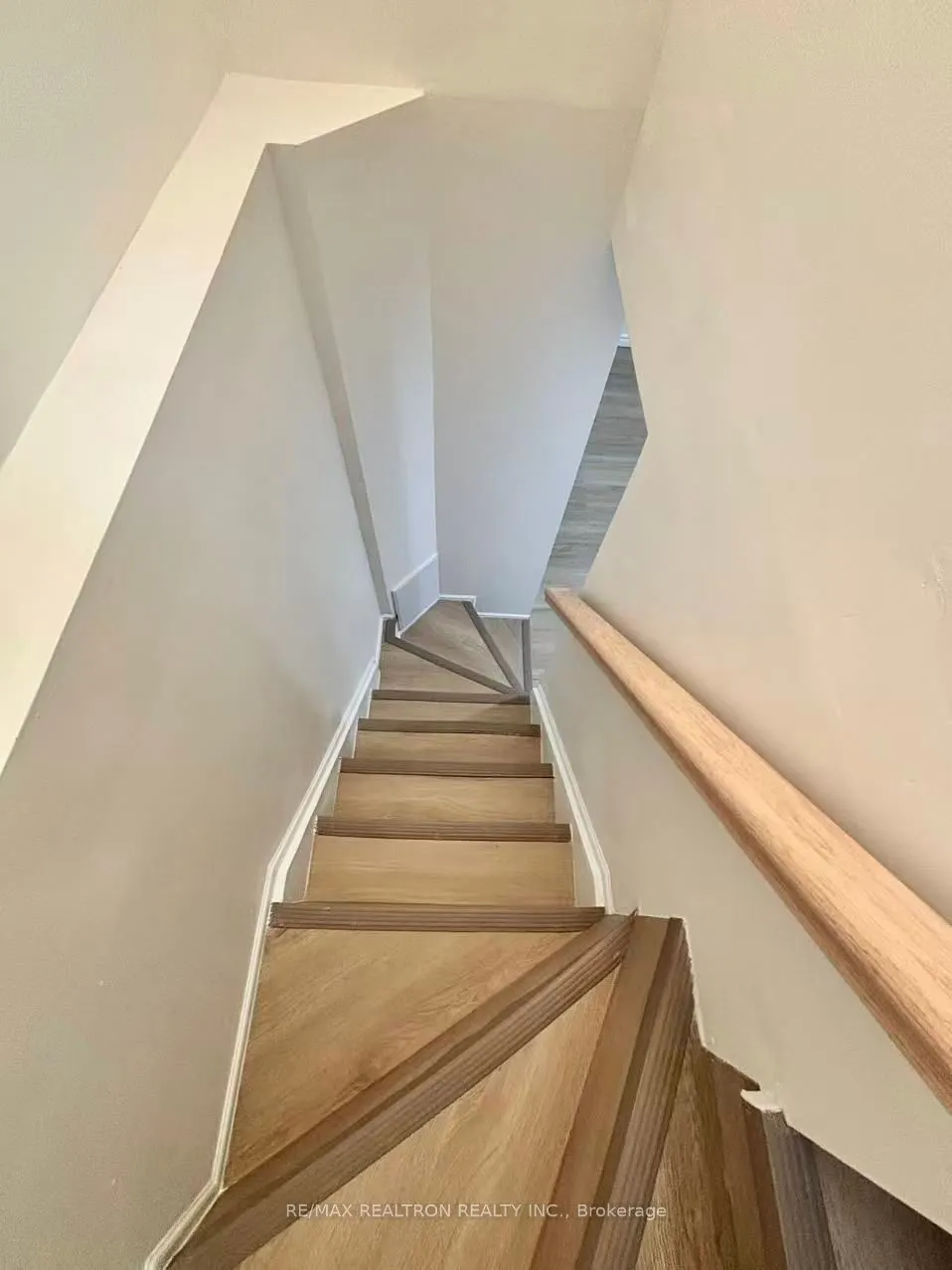 2 Madsen Crescent